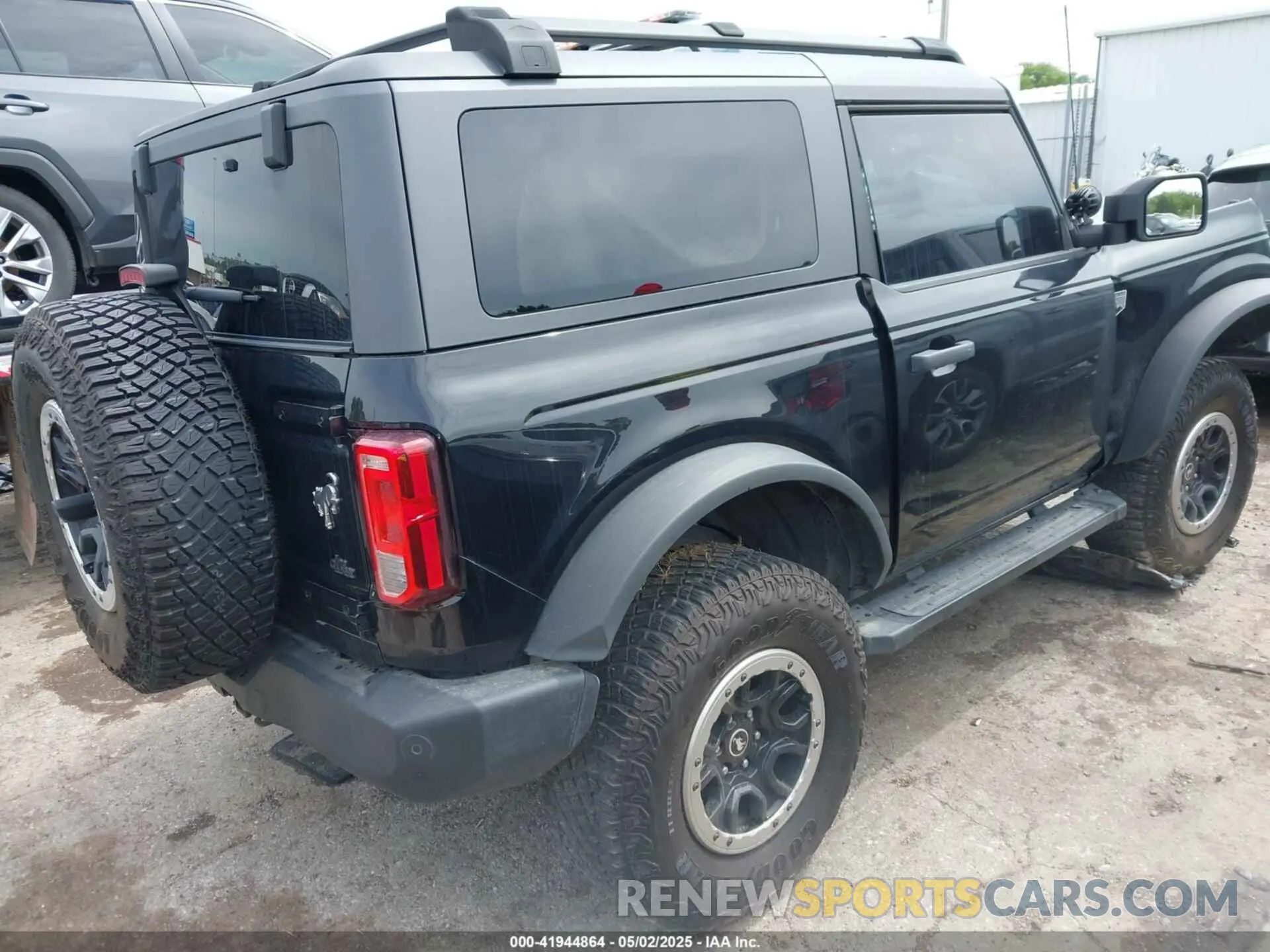 4 Photograph of a damaged car 1FMDE5CHXMLA64063 FORD BRONCO 2021