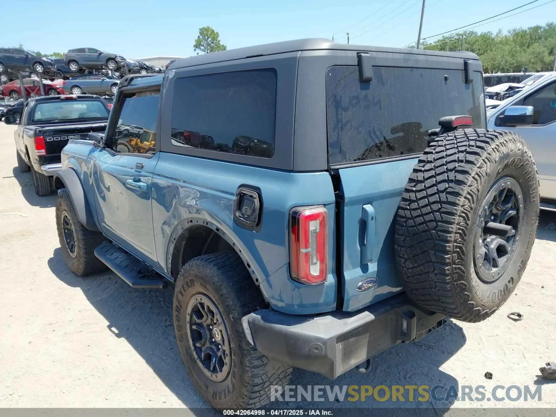 3 Photograph of a damaged car 1FMDE5CP5MLA98340 FORD BRONCO 2021