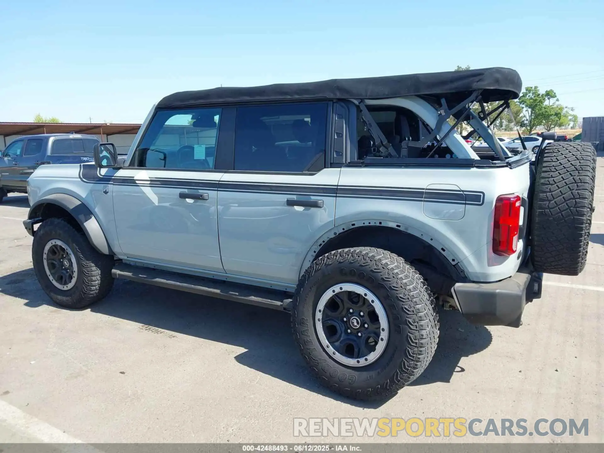 14 Photograph of a damaged car 1FMDE5DH0MLA94865 FORD BRONCO 2021
