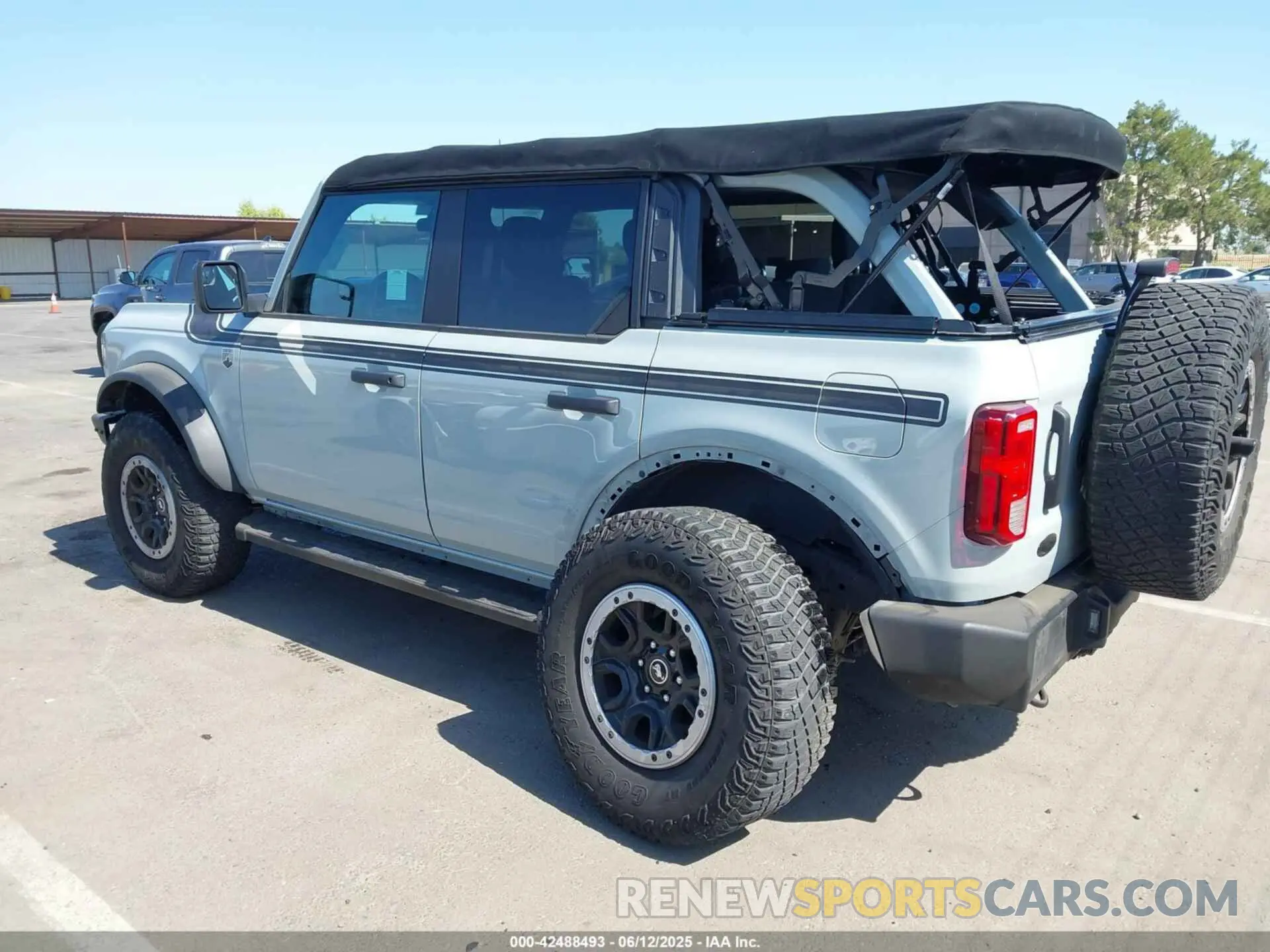 3 Photograph of a damaged car 1FMDE5DH0MLA94865 FORD BRONCO 2021