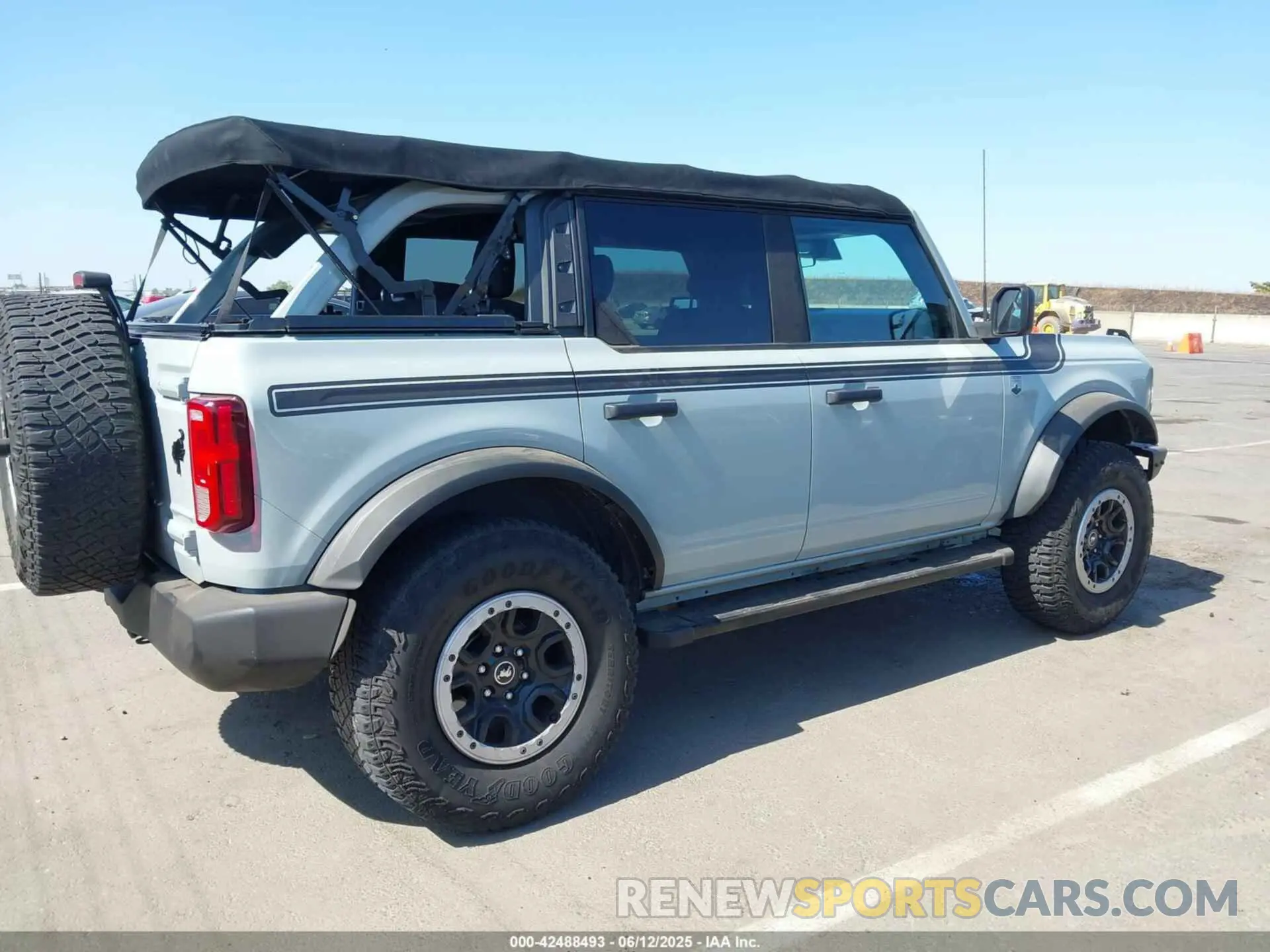 4 Photograph of a damaged car 1FMDE5DH0MLA94865 FORD BRONCO 2021