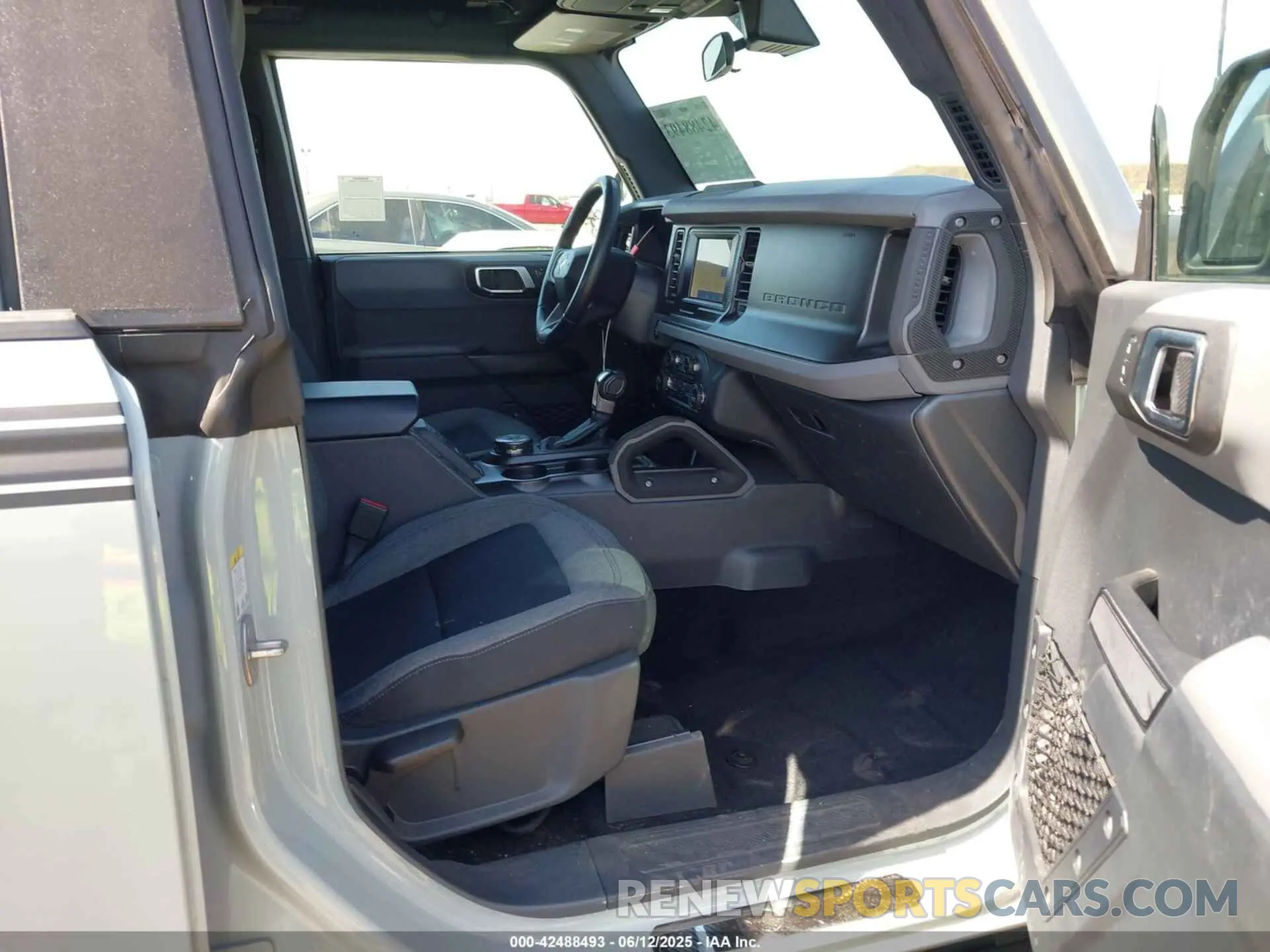5 Photograph of a damaged car 1FMDE5DH0MLA94865 FORD BRONCO 2021