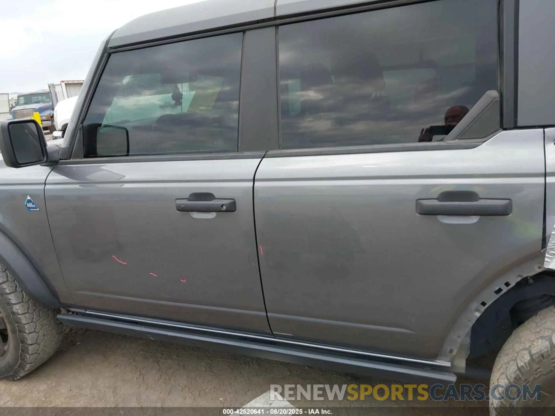 15 Photograph of a damaged car 1FMEE5BH0MLA74753 FORD BRONCO 2021