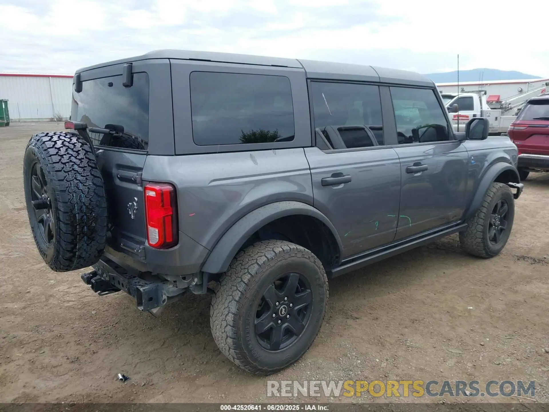4 Photograph of a damaged car 1FMEE5BH0MLA74753 FORD BRONCO 2021