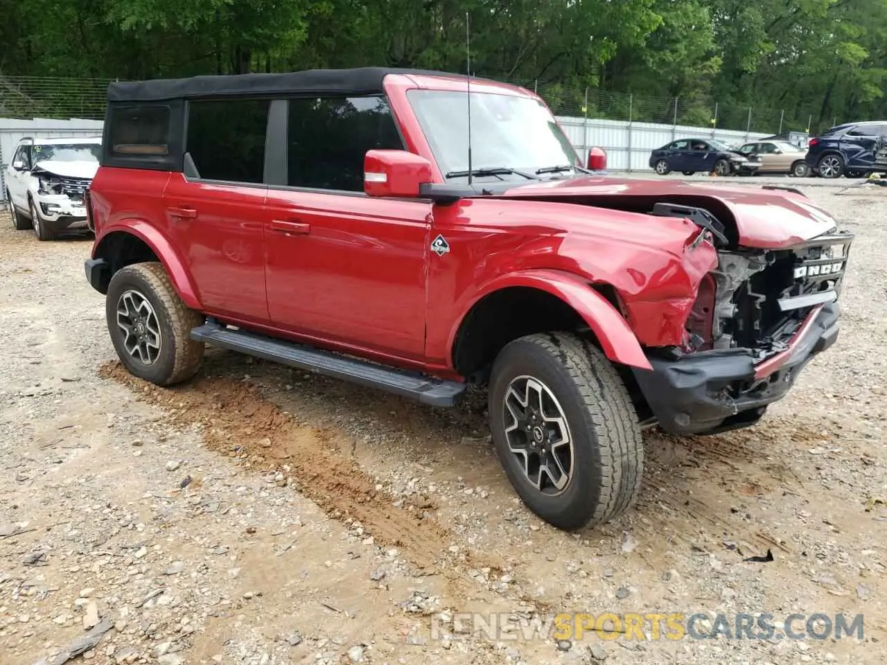 4 Photograph of a damaged car 1FMEE5BP0MLB03305 FORD BRONCO 2021