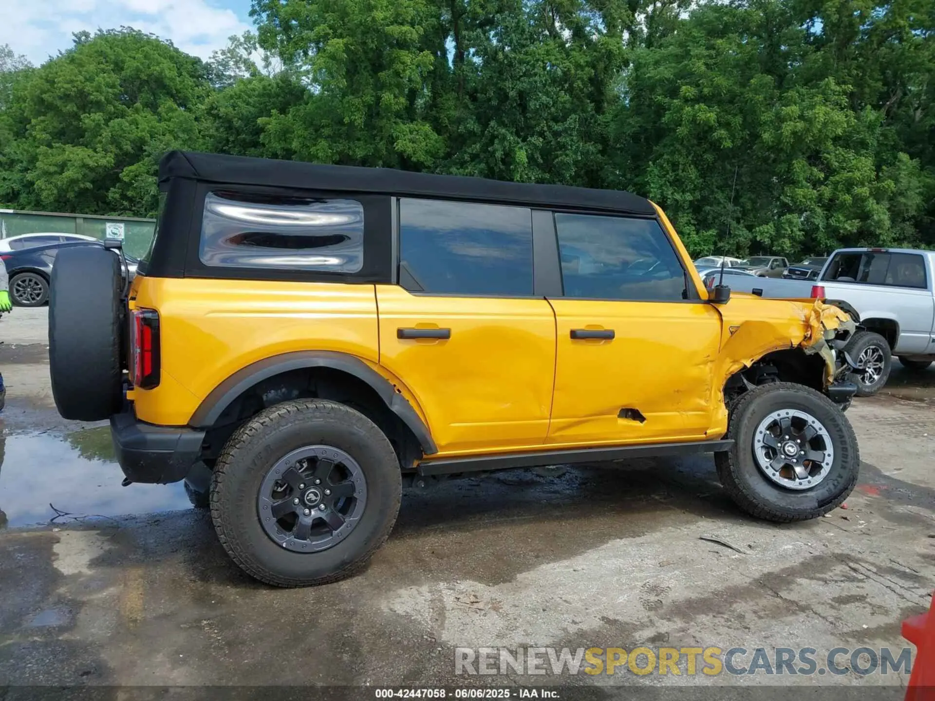 14 Photograph of a damaged car 1FMEE5DH0MLA63006 FORD BRONCO 2021