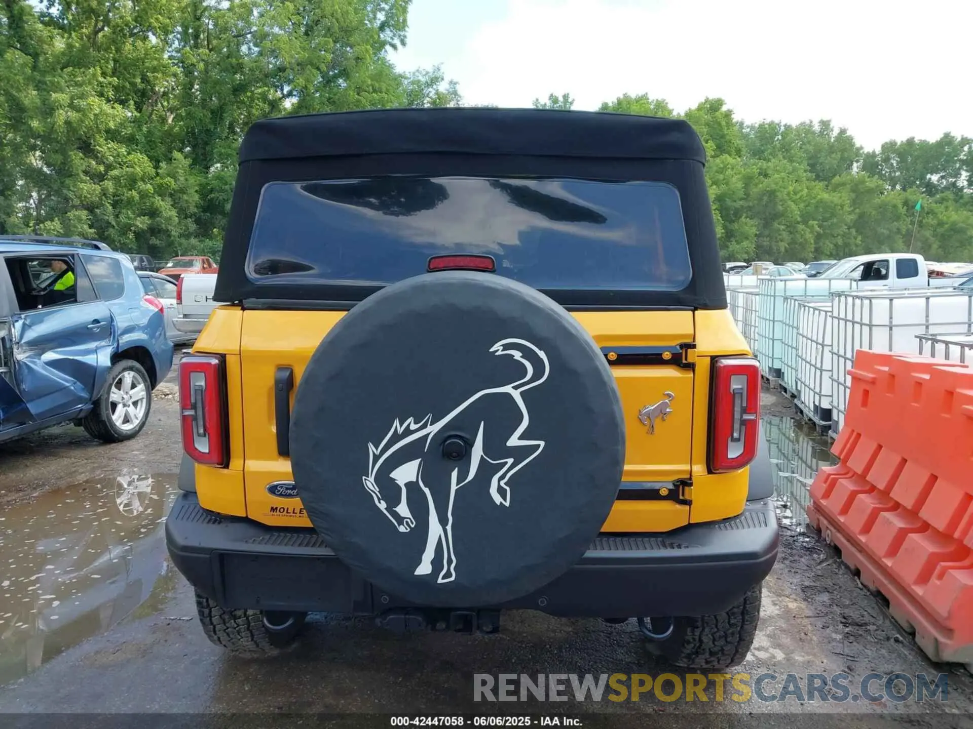 17 Photograph of a damaged car 1FMEE5DH0MLA63006 FORD BRONCO 2021