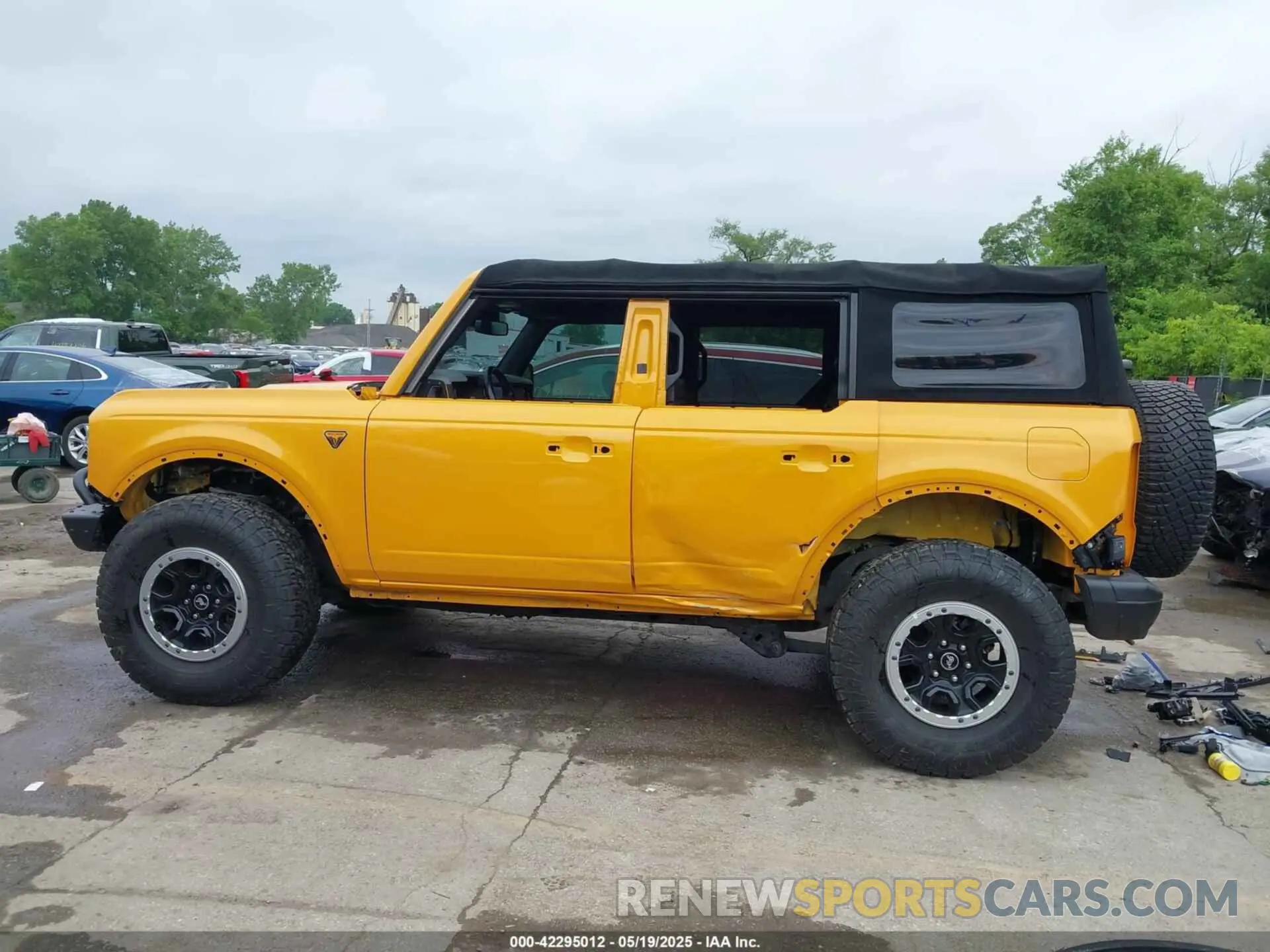 15 Photograph of a damaged car 1FMEE5DH3MLA61525 FORD BRONCO 2021