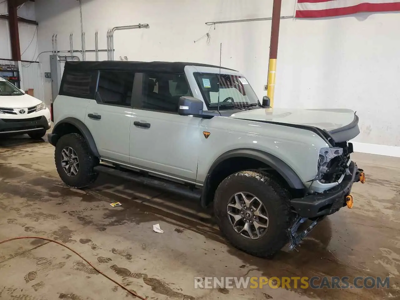 4 Photograph of a damaged car 1FMEE5DH6MLB02410 FORD BRONCO 2021