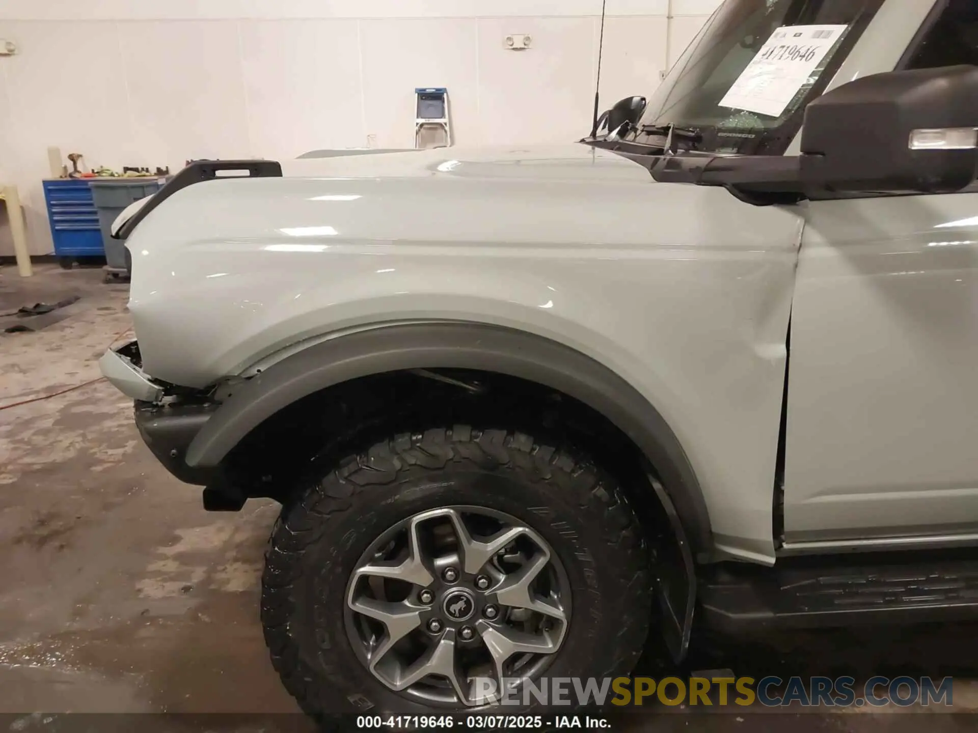 17 Photograph of a damaged car 1FMEE5DP0MLA64549 FORD BRONCO 2021