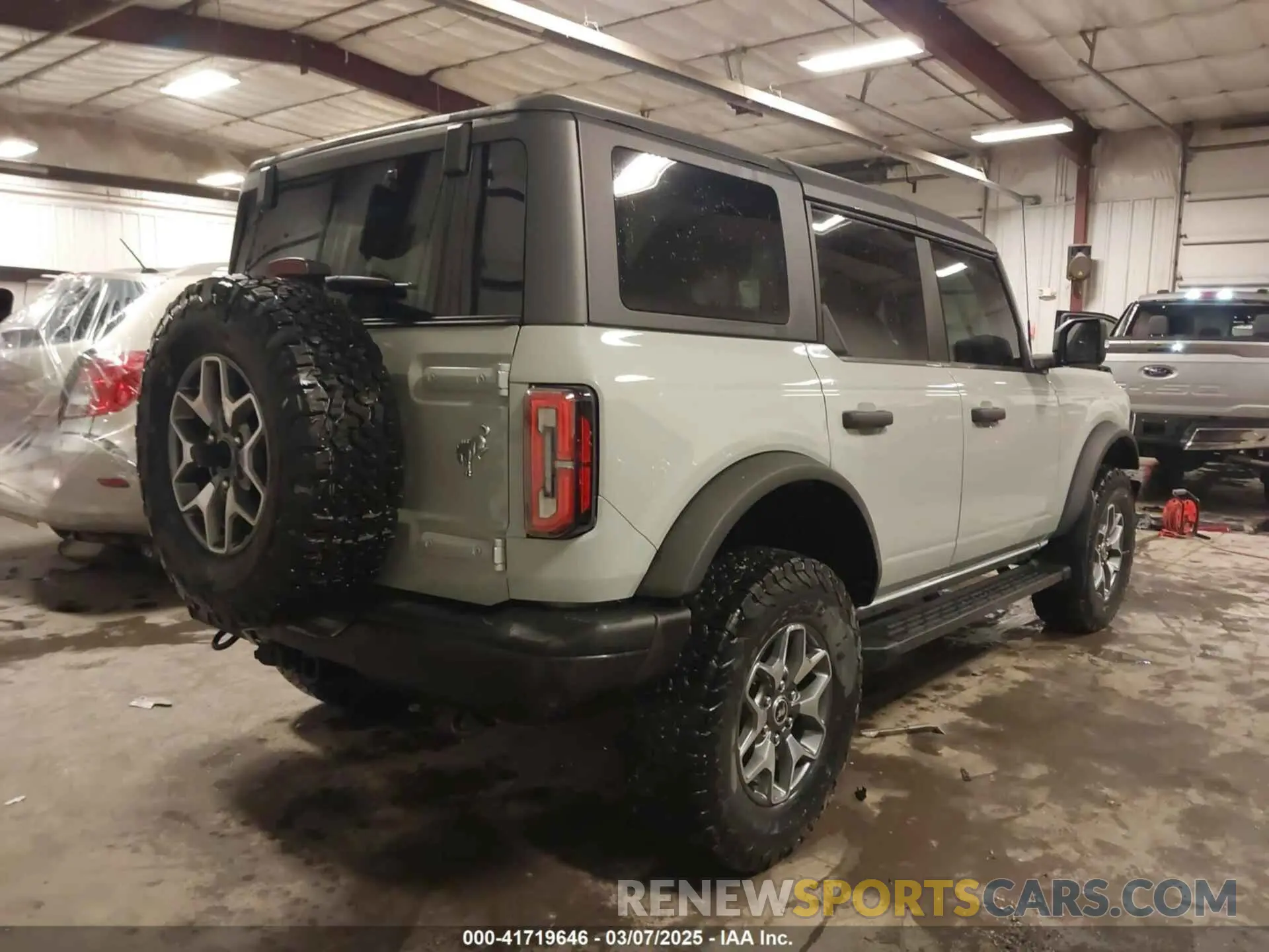 4 Photograph of a damaged car 1FMEE5DP0MLA64549 FORD BRONCO 2021