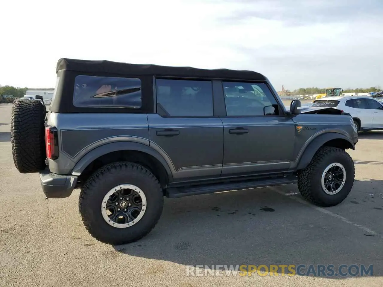 3 Photograph of a damaged car 1FMEE5DP3MLA88389 FORD BRONCO 2021