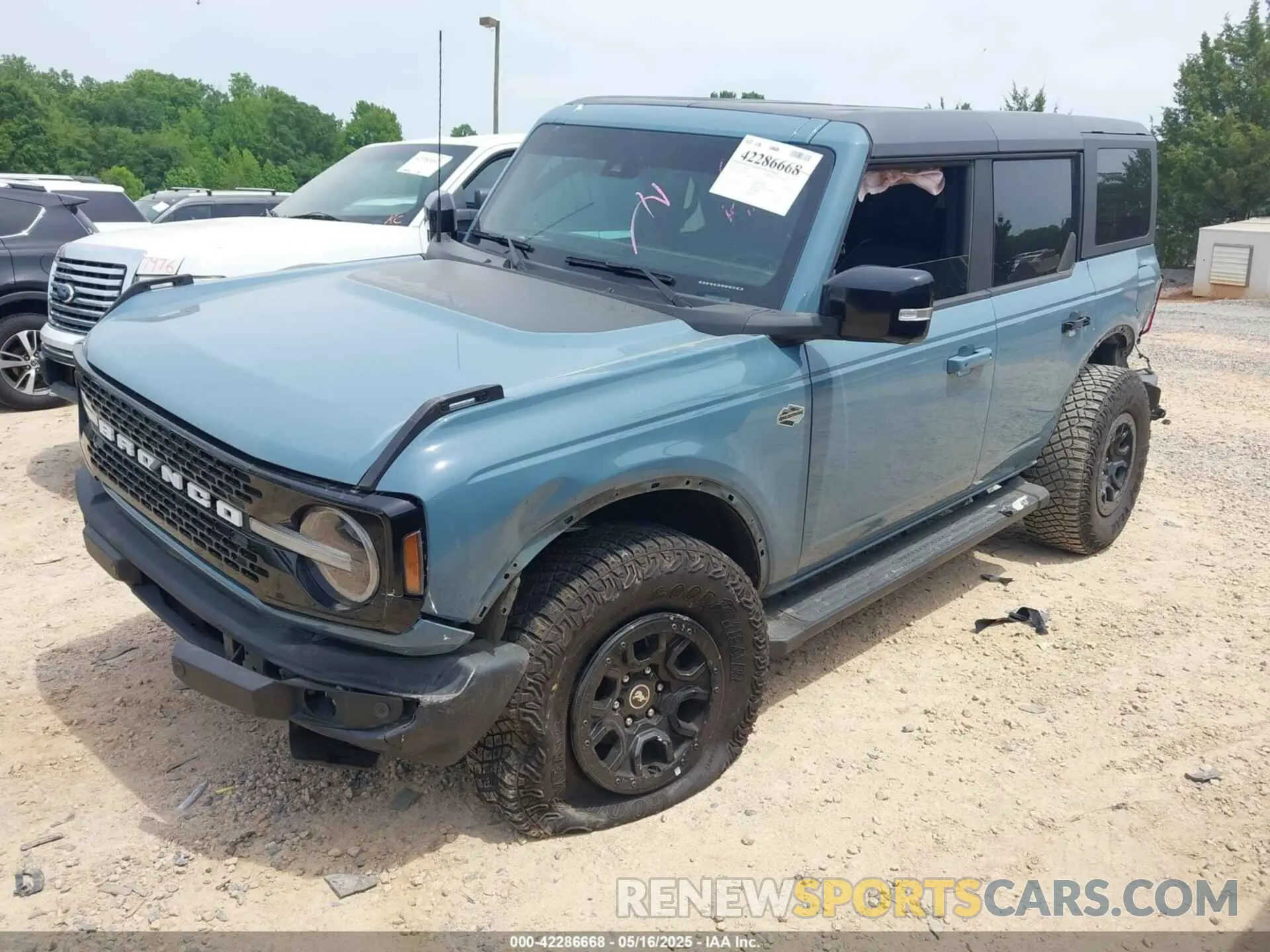 2 Photograph of a damaged car 1FMEE5DP5MLA71724 FORD BRONCO 2021