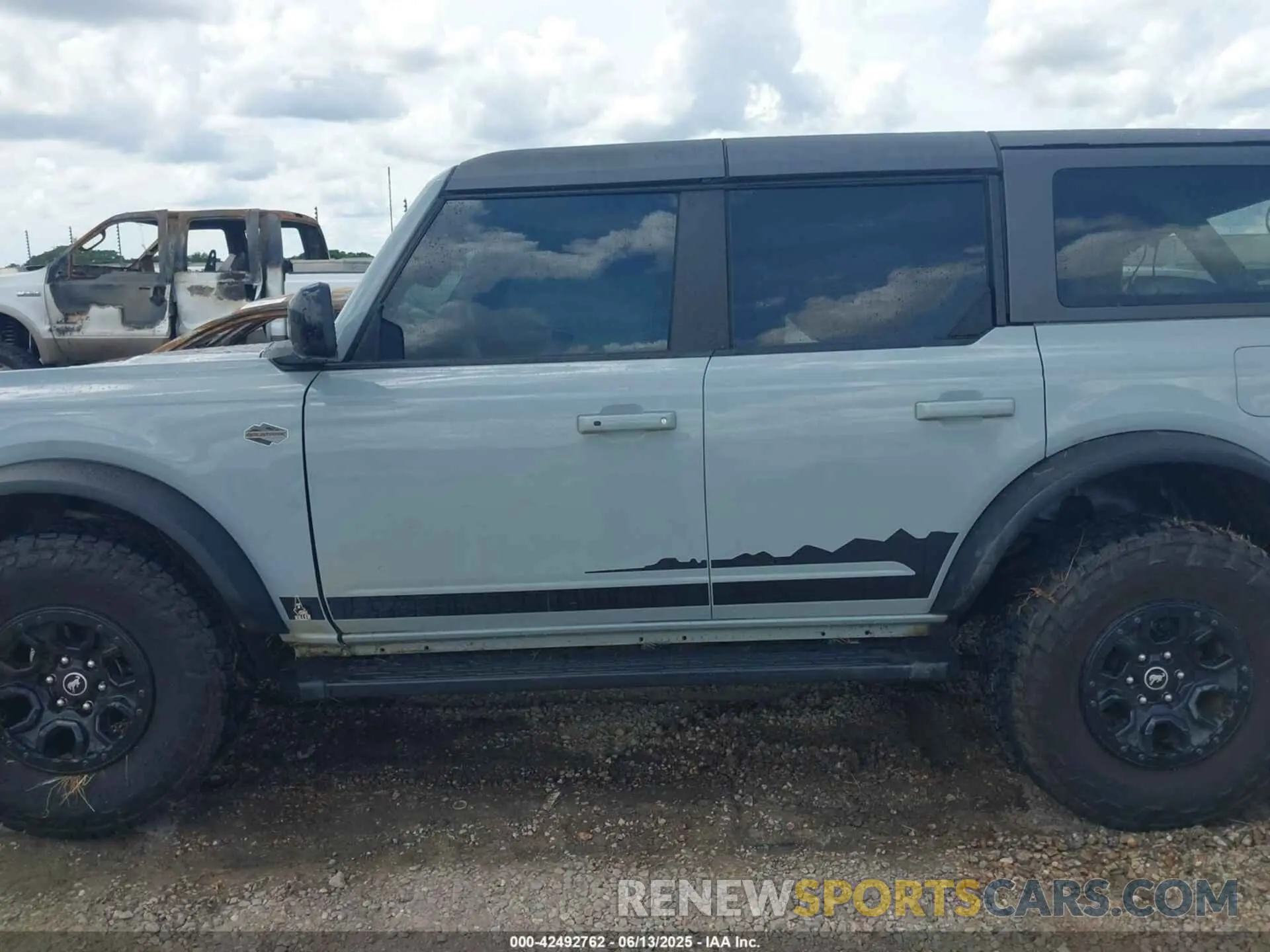 14 Photograph of a damaged car 1FMEE5DP6MLA61655 FORD BRONCO 2021
