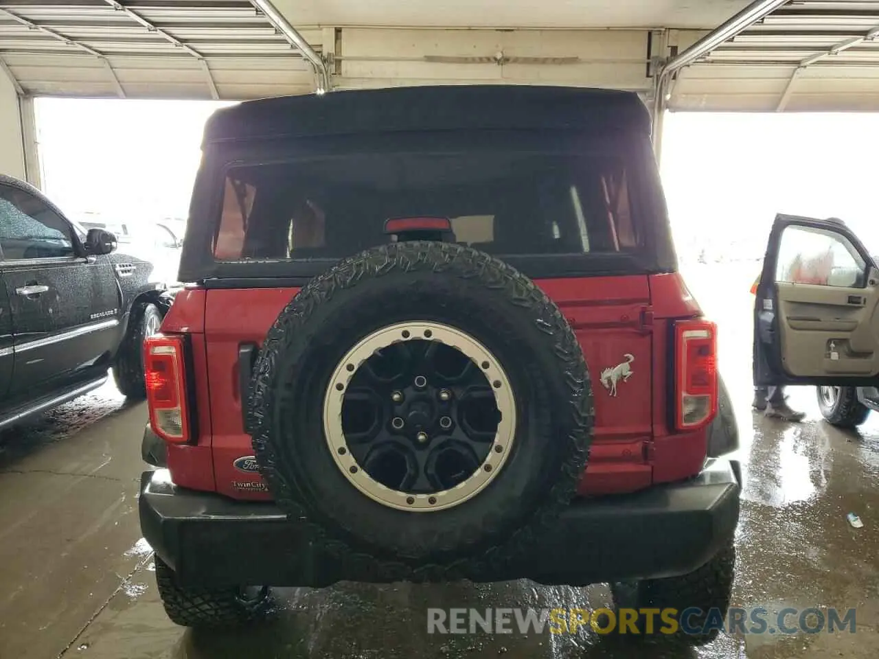 6 Photograph of a damaged car 1FMEE5DP8MLA72186 FORD BRONCO 2021