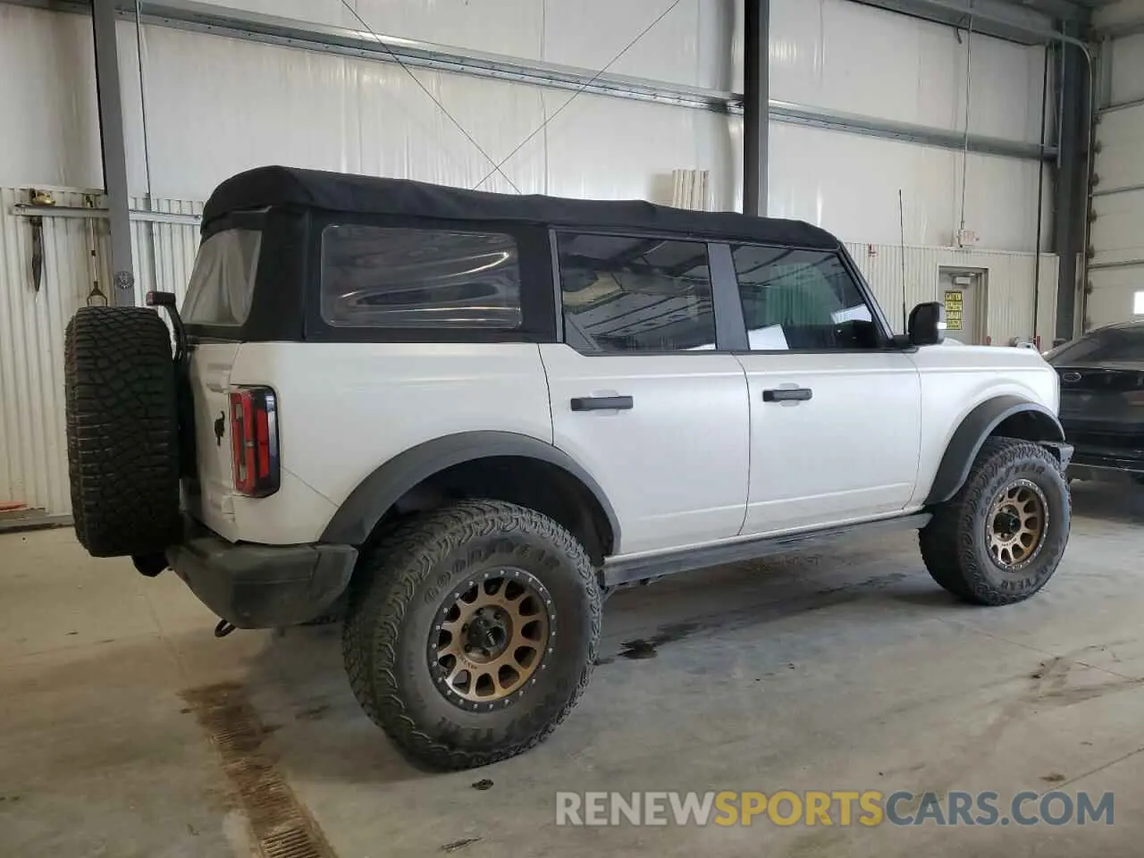 3 Photograph of a damaged car 1FMEE5DP8MLA85844 FORD BRONCO 2021