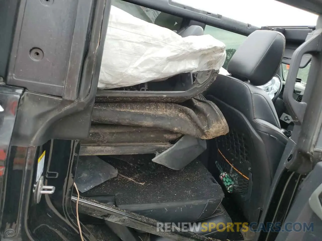 10 Photograph of a damaged car 1FMEE5DP8MLB02805 FORD BRONCO 2021