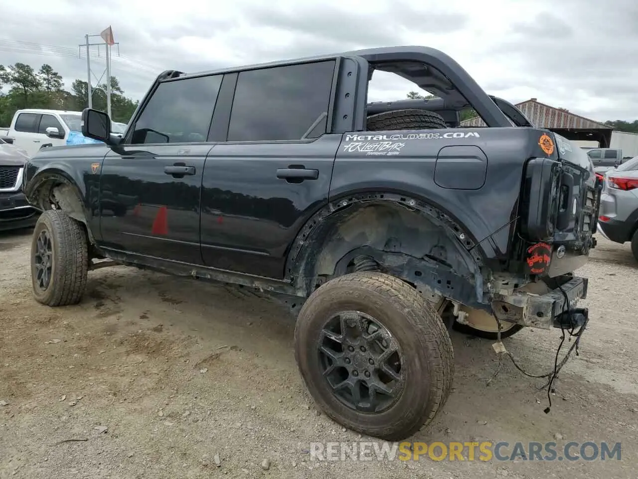 2 Photograph of a damaged car 1FMEE5DP8MLB02805 FORD BRONCO 2021