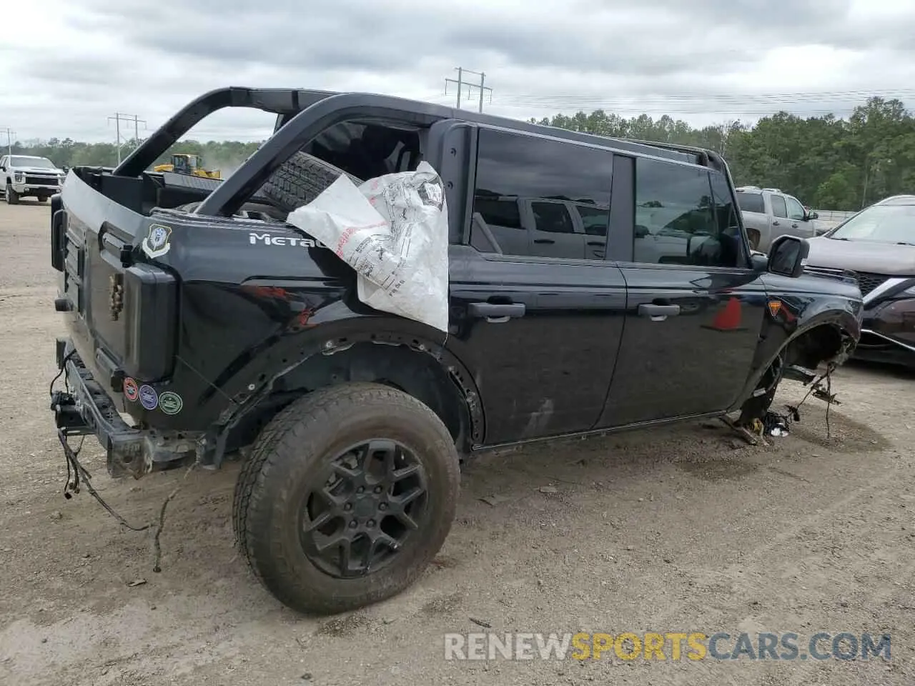 3 Photograph of a damaged car 1FMEE5DP8MLB02805 FORD BRONCO 2021