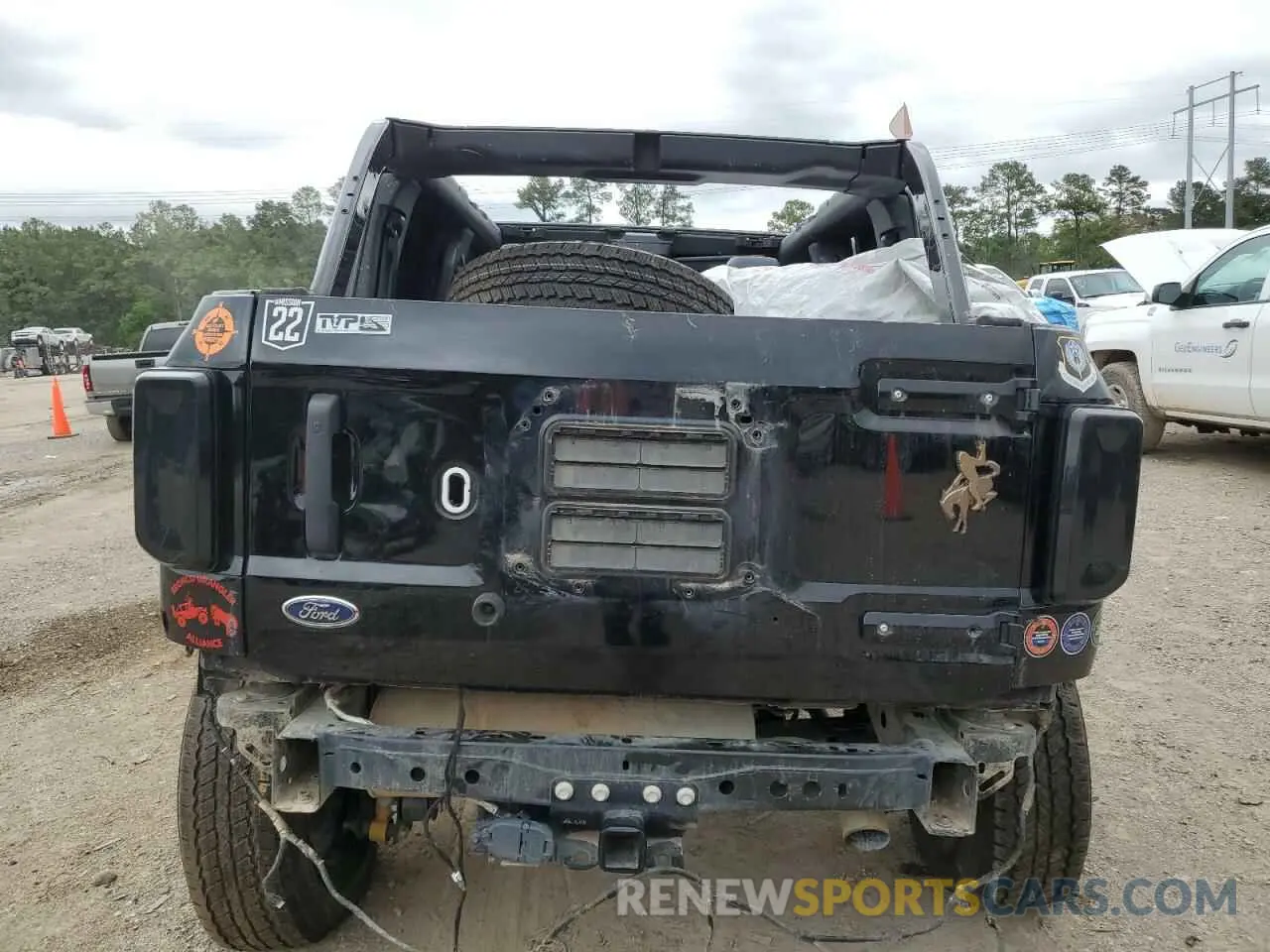 6 Photograph of a damaged car 1FMEE5DP8MLB02805 FORD BRONCO 2021