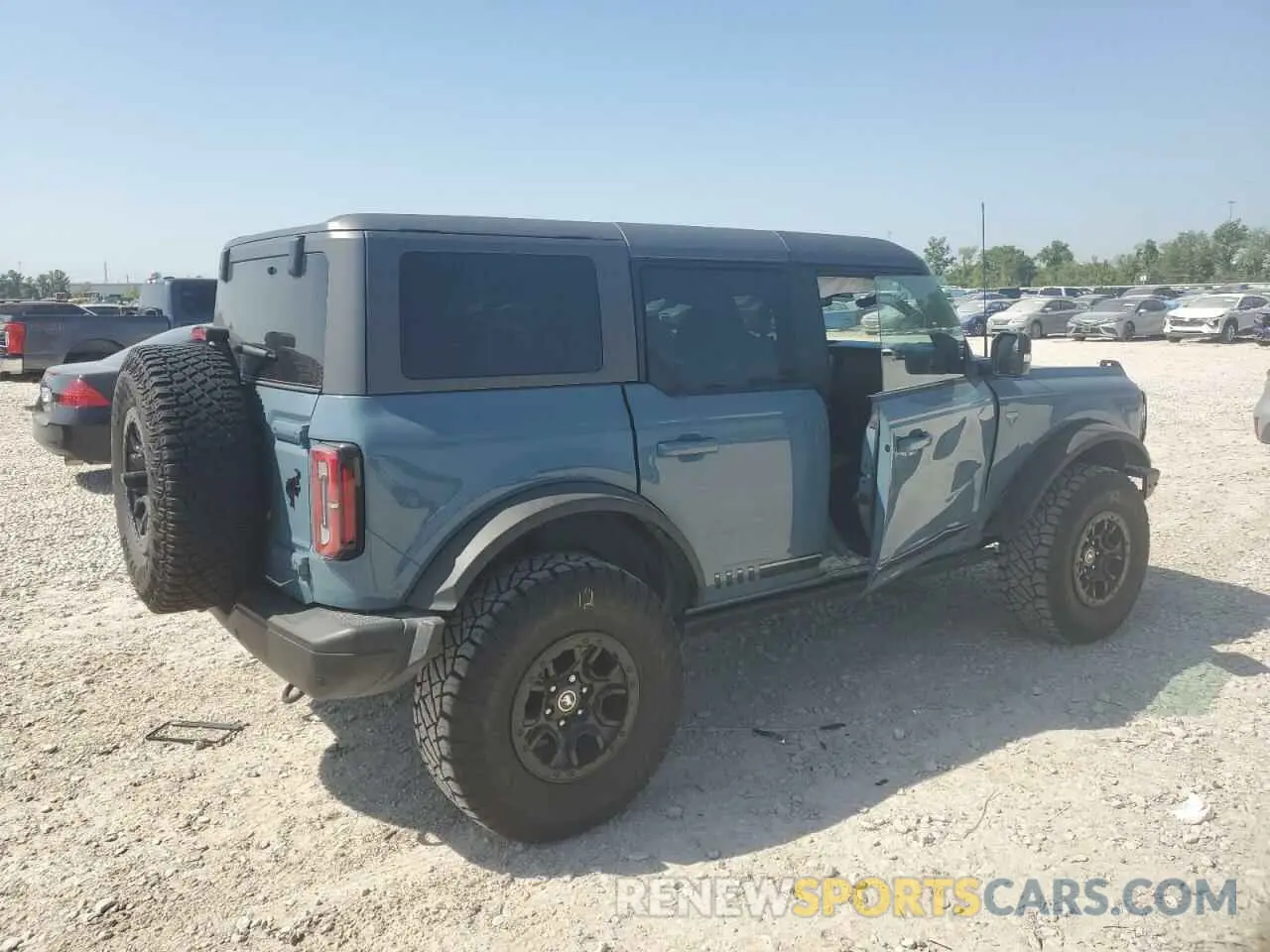 3 Photograph of a damaged car 1FMEE5EP8MLA41924 FORD BRONCO 2021