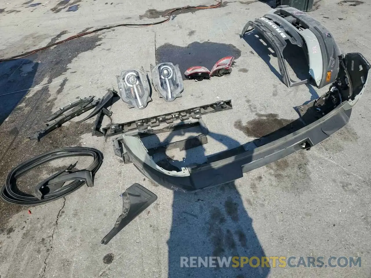 13 Photograph of a damaged car 3FMCR9B65MRB29362 FORD BRONCO 2021