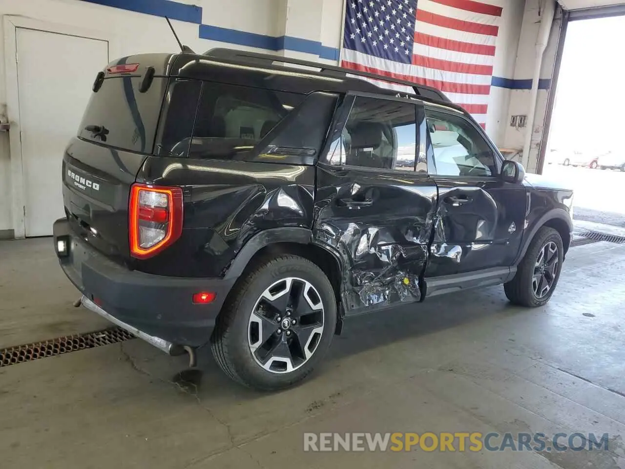 3 Photograph of a damaged car 3FMCR9C65MRB40652 FORD BRONCO 2021