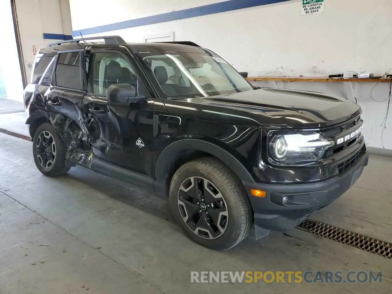 4 Photograph of a damaged car 3FMCR9C65MRB40652 FORD BRONCO 2021