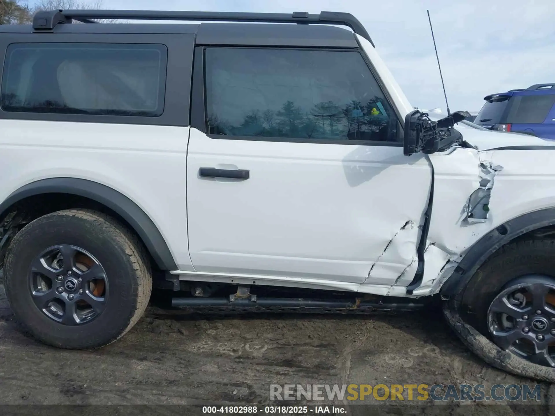 12 Photograph of a damaged car 1FMDE5AH2NLB64677 FORD BRONCO 2022