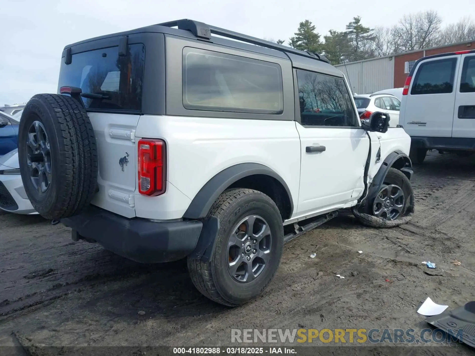 4 Photograph of a damaged car 1FMDE5AH2NLB64677 FORD BRONCO 2022