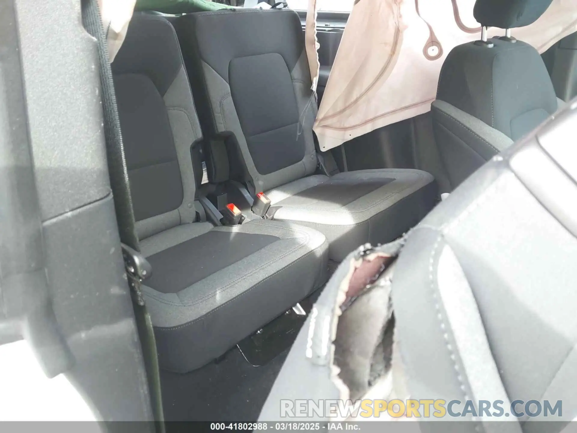 8 Photograph of a damaged car 1FMDE5AH2NLB64677 FORD BRONCO 2022