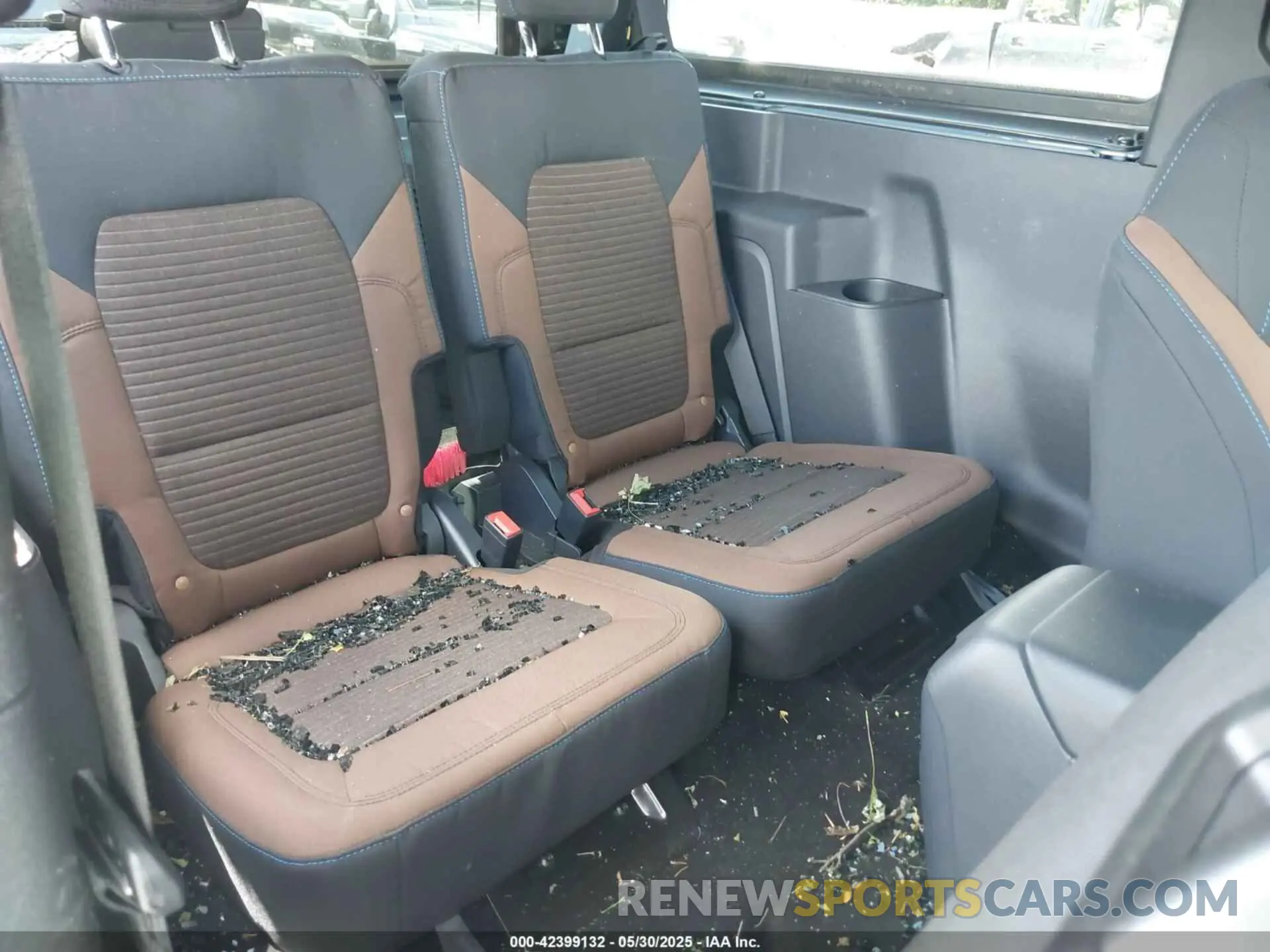 8 Photograph of a damaged car 1FMDE5AH3NLA89231 FORD BRONCO 2022