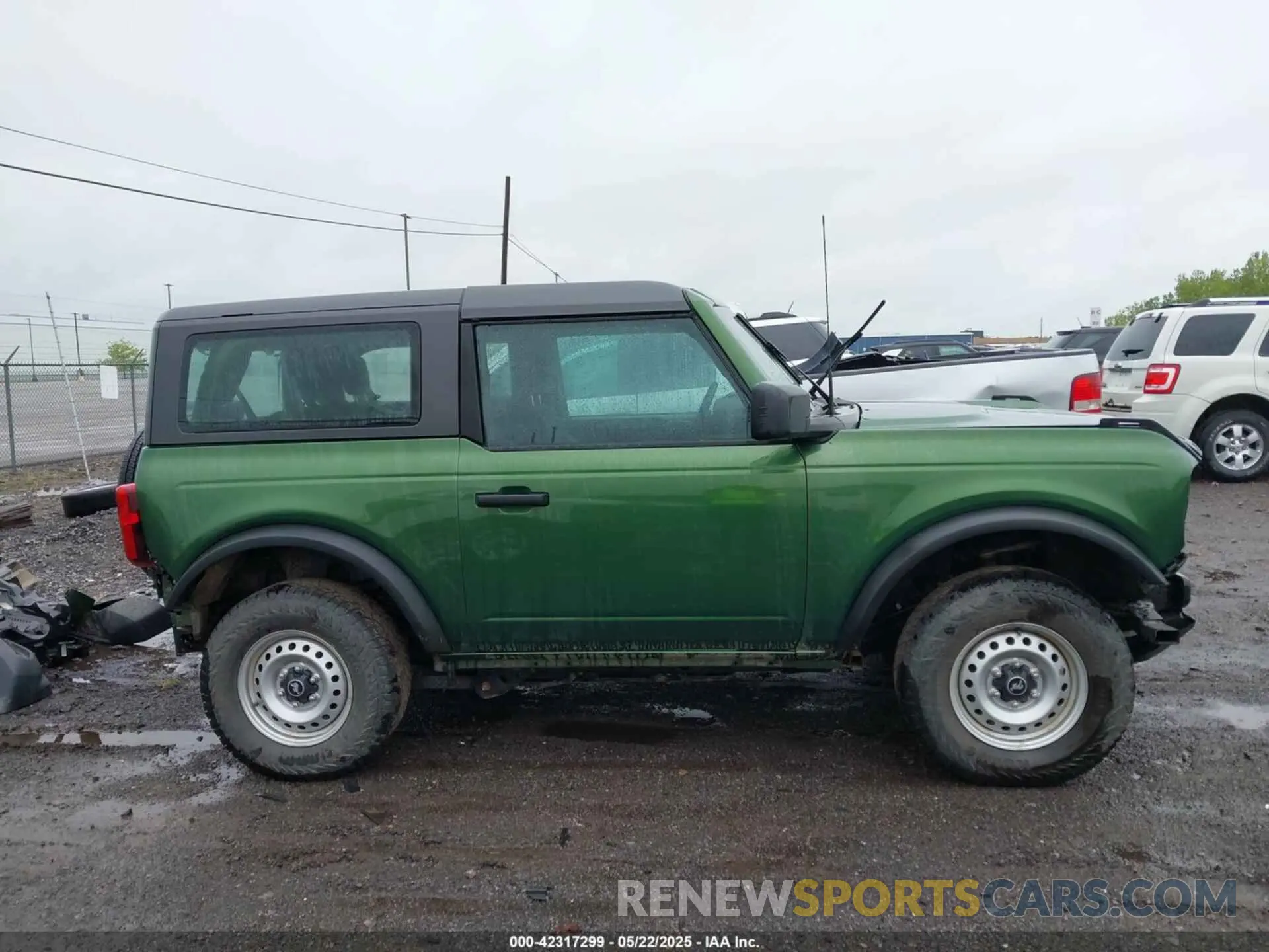 14 Photograph of a damaged car 1FMDE5AH5NLB64608 FORD BRONCO 2022