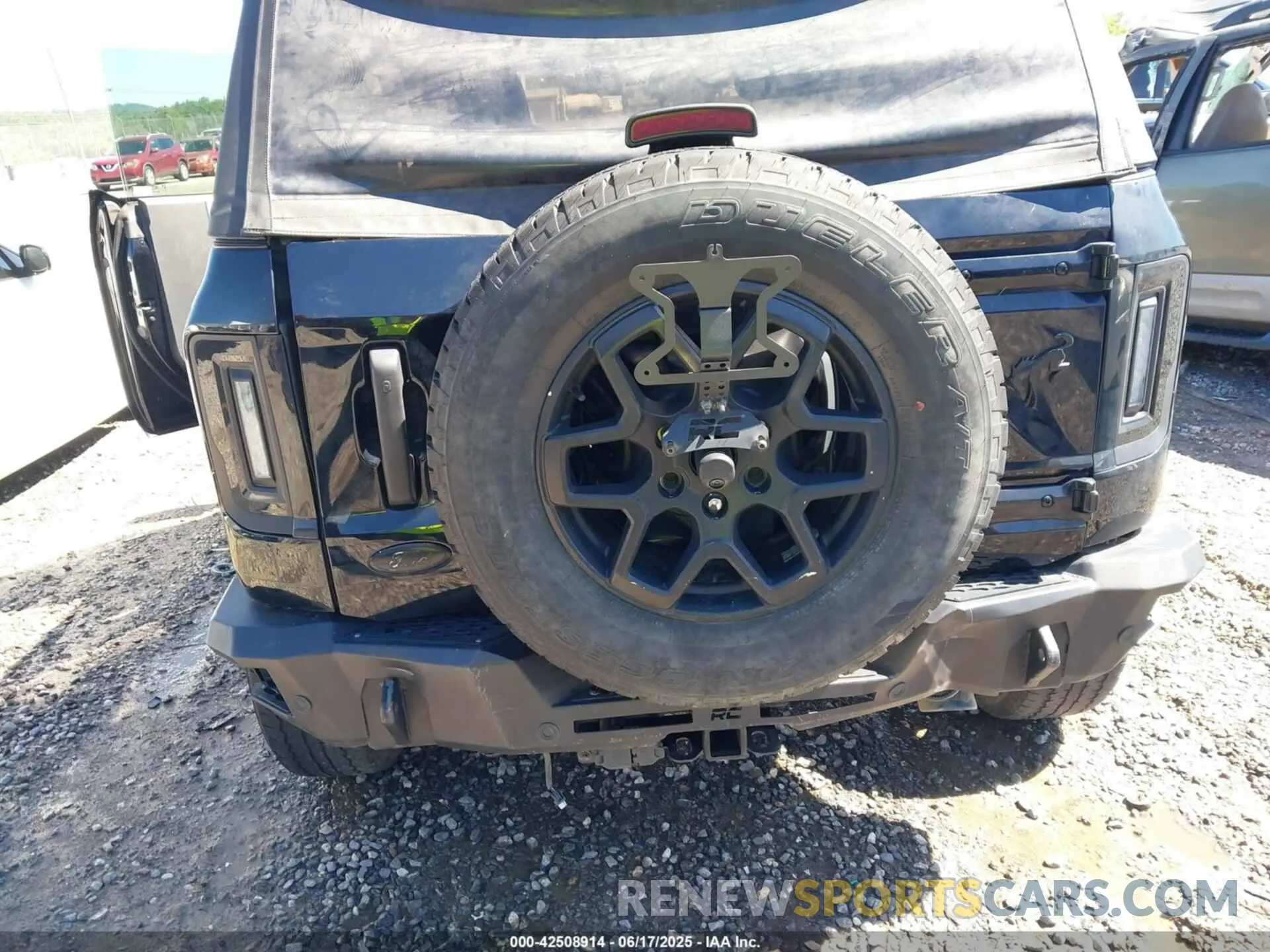 6 Photograph of a damaged car 1FMDE5AP1NLB45867 FORD BRONCO 2022