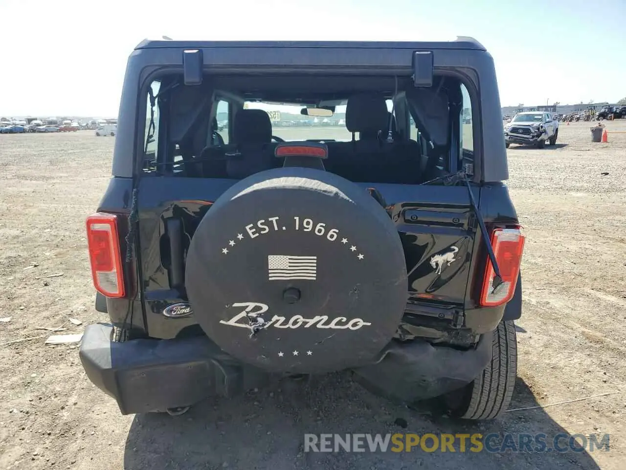 6 Photograph of a damaged car 1FMDE5AP5NLB09955 FORD BRONCO 2022