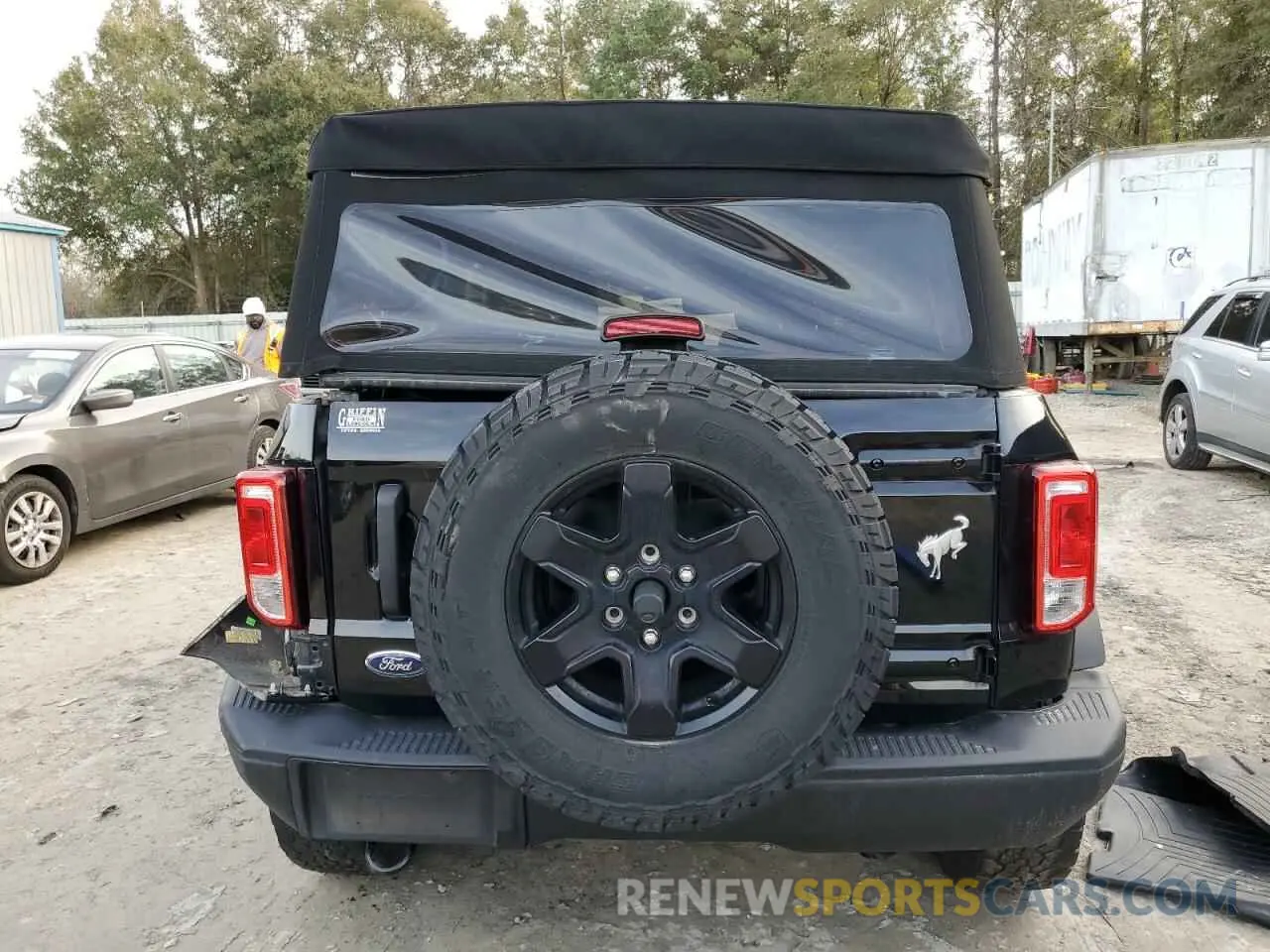 6 Photograph of a damaged car 1FMDE5BH0NLB86904 FORD BRONCO 2022