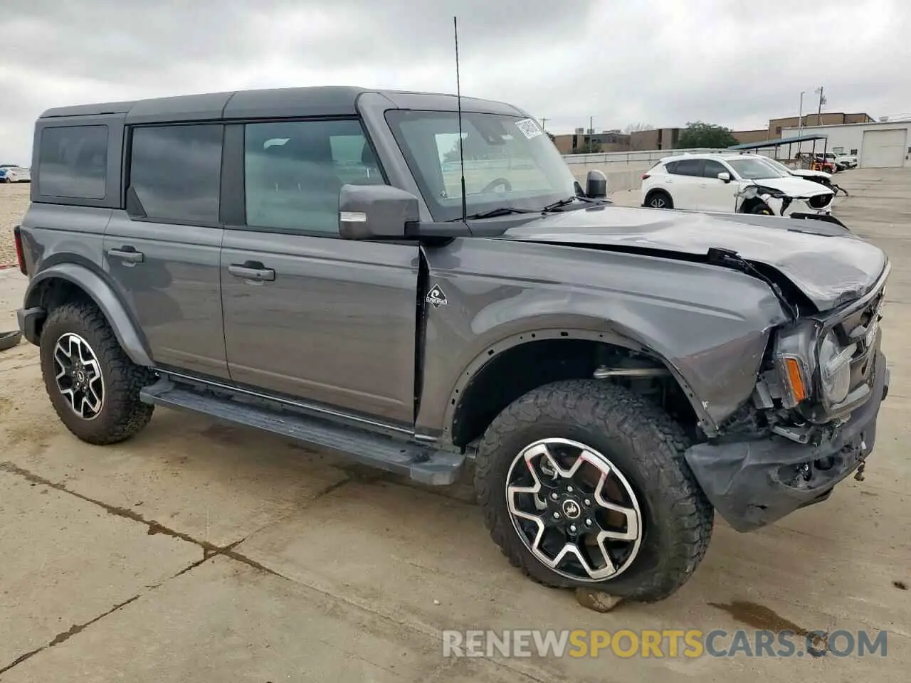 4 Photograph of a damaged car 1FMDE5BH1NLB60716 FORD BRONCO 2022