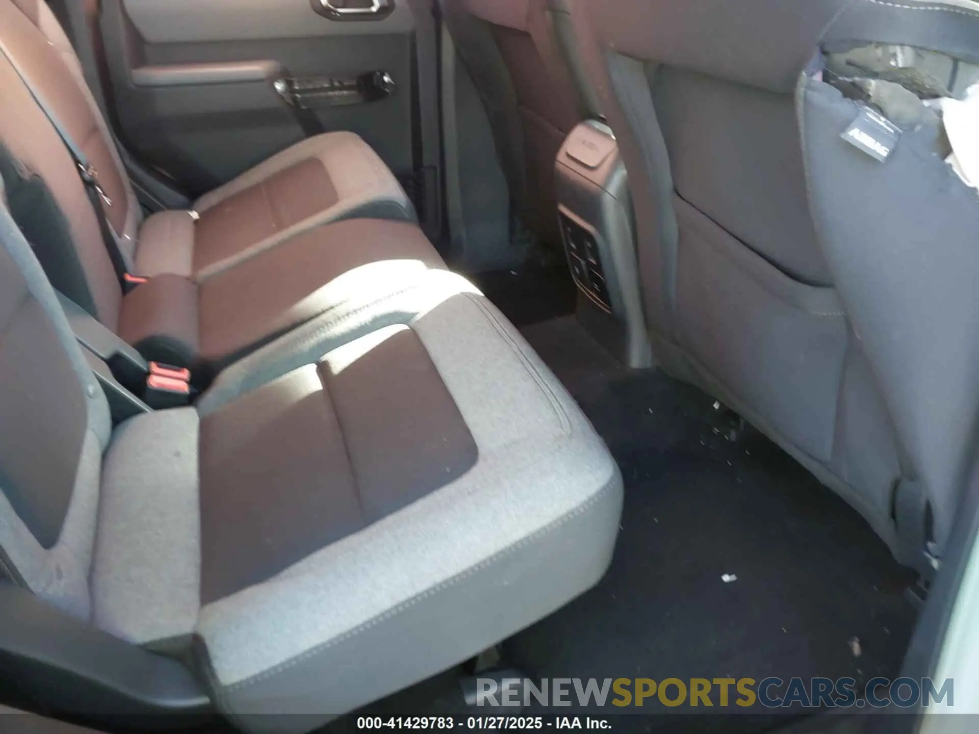 8 Photograph of a damaged car 1FMDE5BH2NLB16269 FORD BRONCO 2022