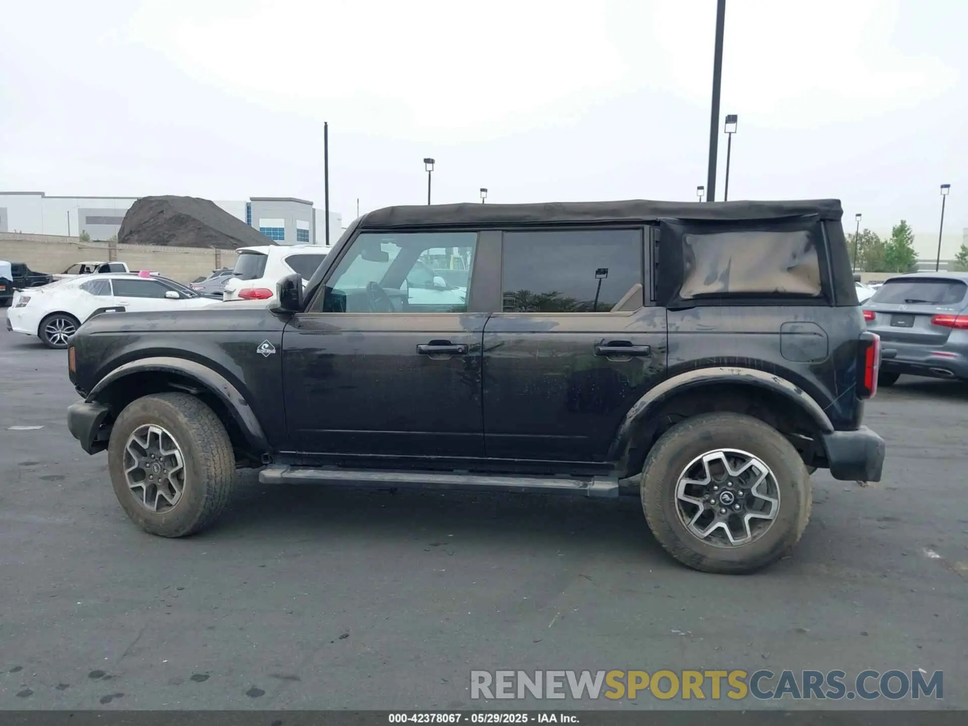 15 Photograph of a damaged car 1FMDE5BH2NLB22556 FORD BRONCO 2022