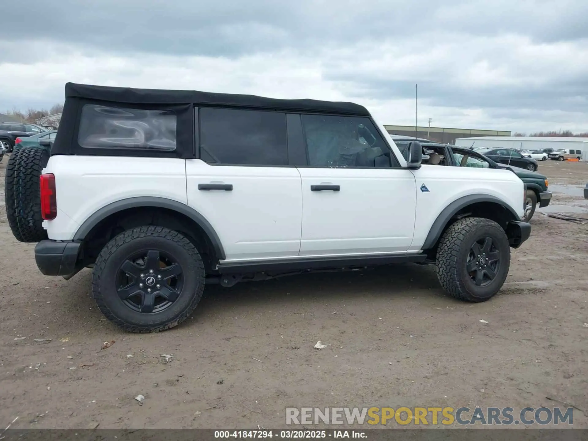 12 Photograph of a damaged car 1FMDE5BH2NLB90209 FORD BRONCO 2022