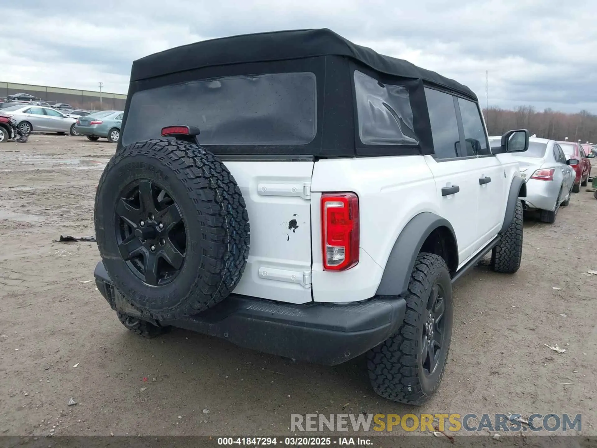 4 Photograph of a damaged car 1FMDE5BH2NLB90209 FORD BRONCO 2022