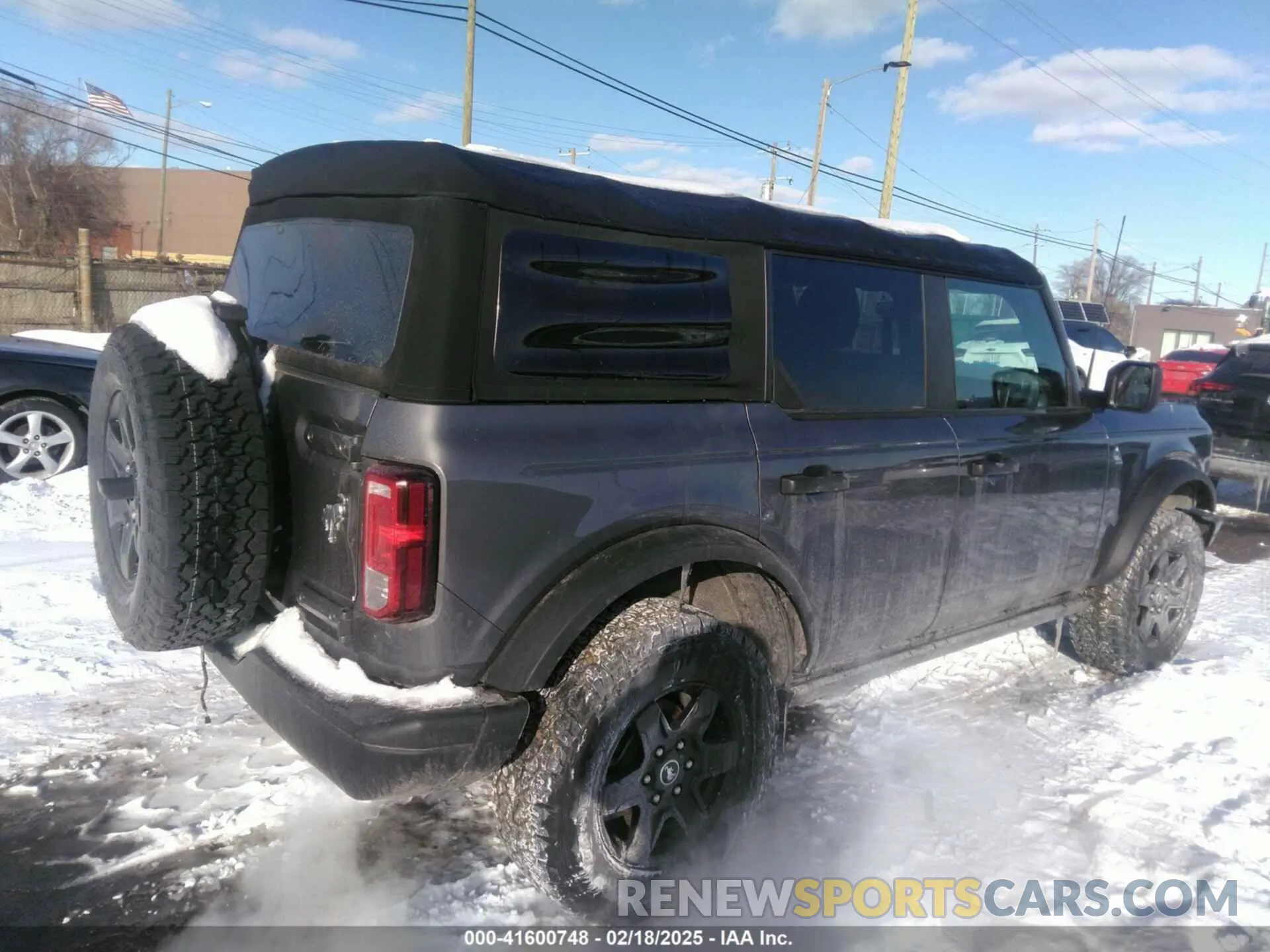4 Photograph of a damaged car 1FMDE5BH4NLA84313 FORD BRONCO 2022