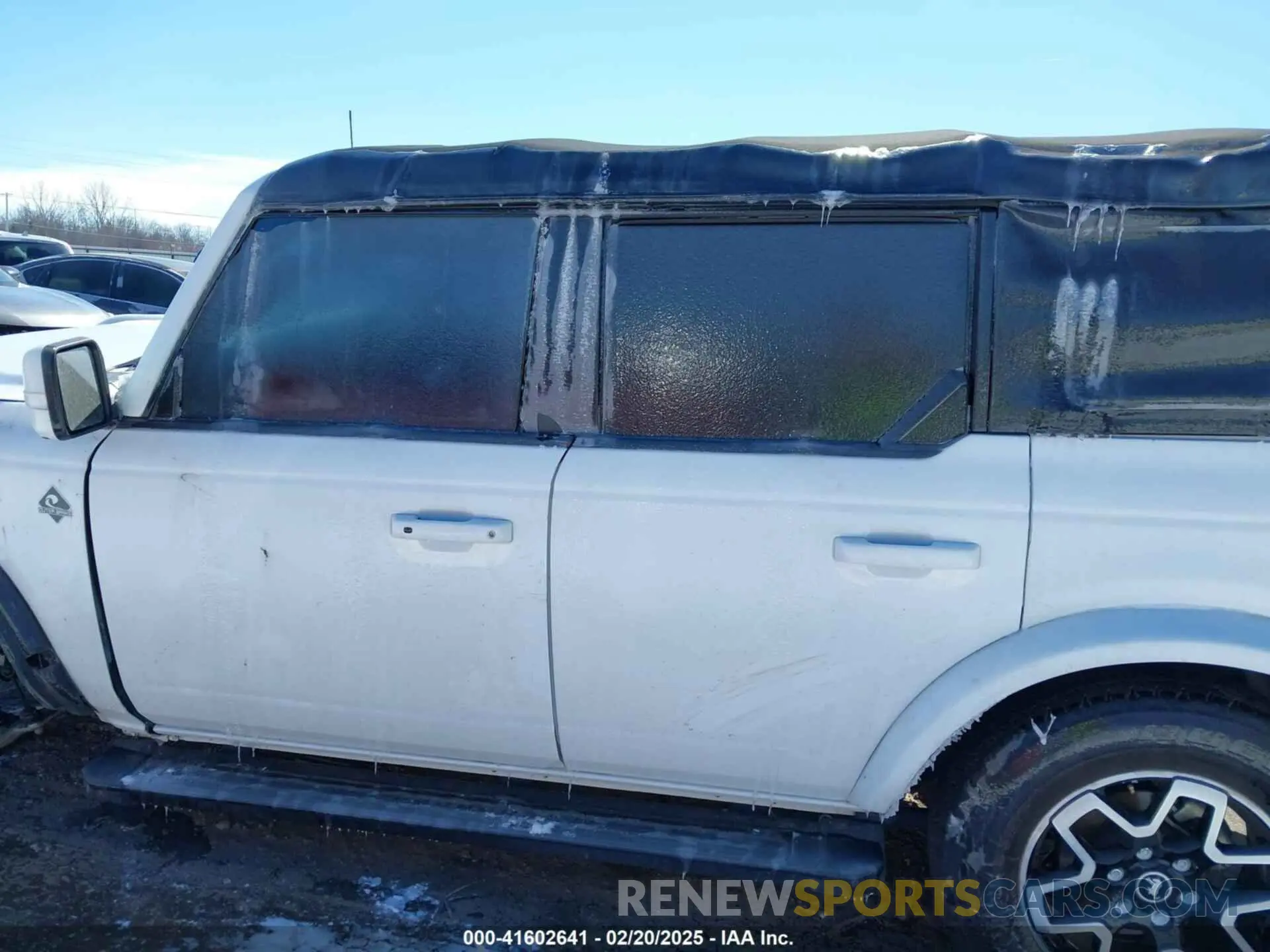 14 Photograph of a damaged car 1FMDE5BH4NLA99085 FORD BRONCO 2022