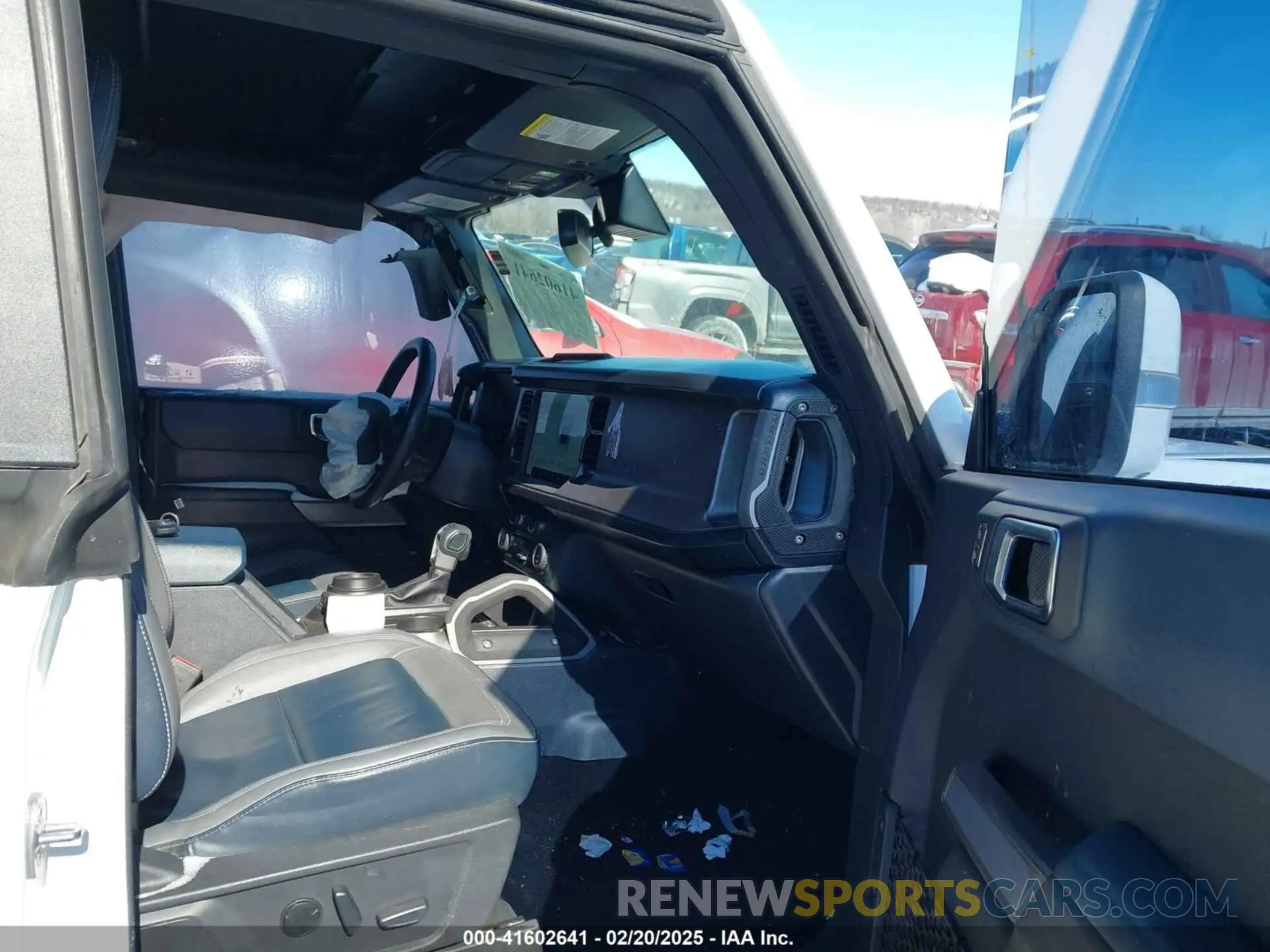 5 Photograph of a damaged car 1FMDE5BH4NLA99085 FORD BRONCO 2022