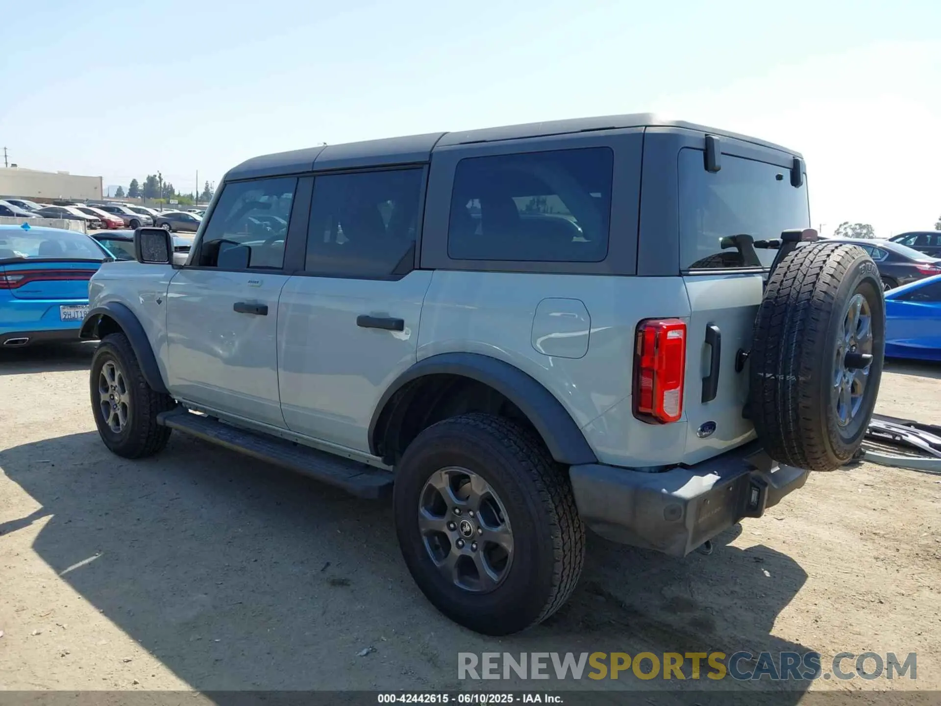 3 Photograph of a damaged car 1FMDE5BH5NLA90394 FORD BRONCO 2022