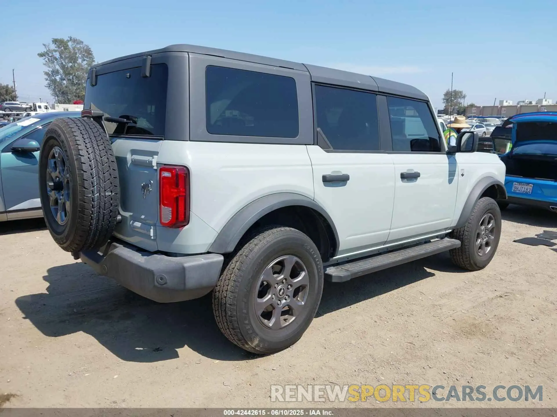 4 Photograph of a damaged car 1FMDE5BH5NLA90394 FORD BRONCO 2022