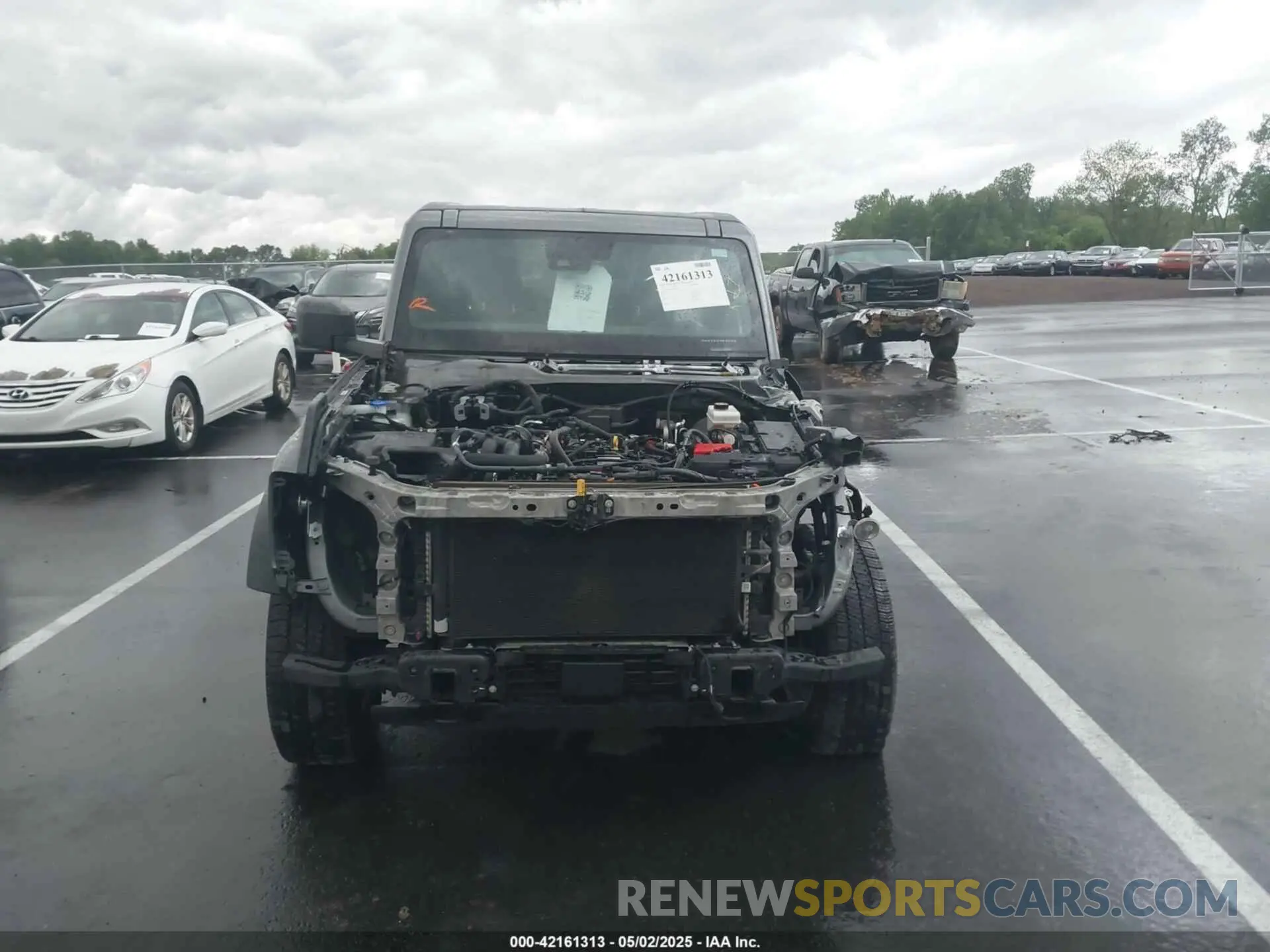 13 Photograph of a damaged car 1FMDE5BH5NLB12538 FORD BRONCO 2022