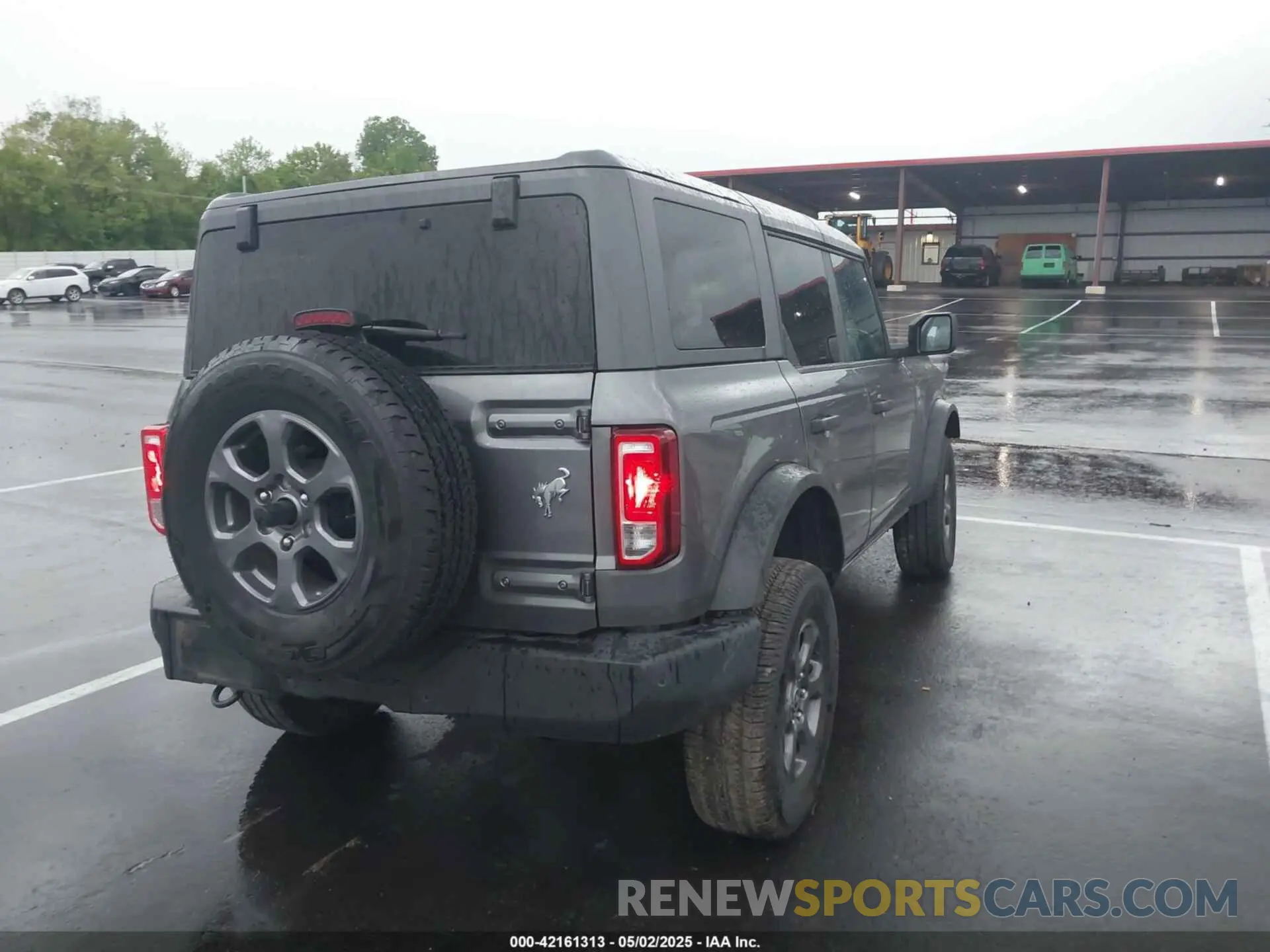 4 Photograph of a damaged car 1FMDE5BH5NLB12538 FORD BRONCO 2022