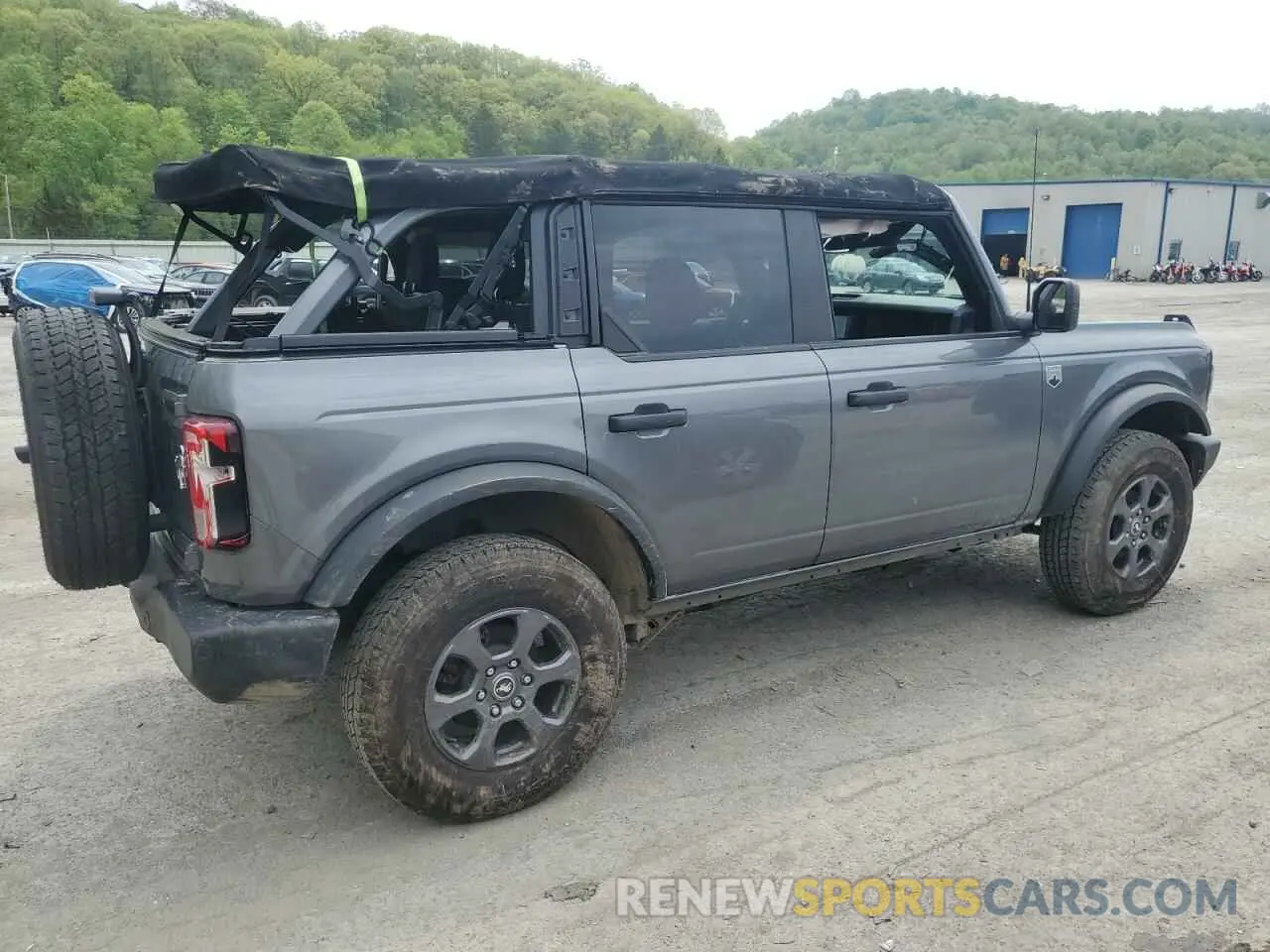3 Photograph of a damaged car 1FMDE5BH5NLB25483 FORD BRONCO 2022