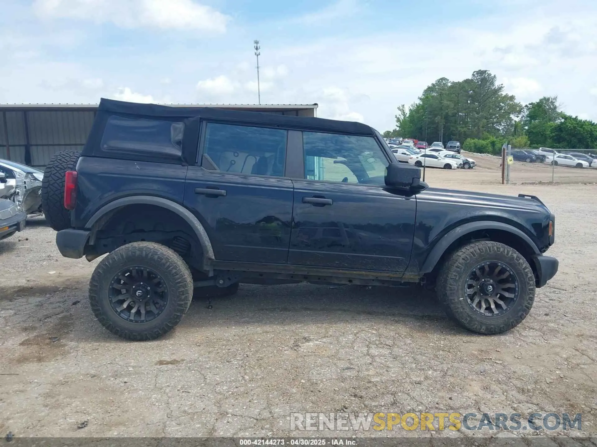 14 Photograph of a damaged car 1FMDE5BH6NLA86581 FORD BRONCO 2022